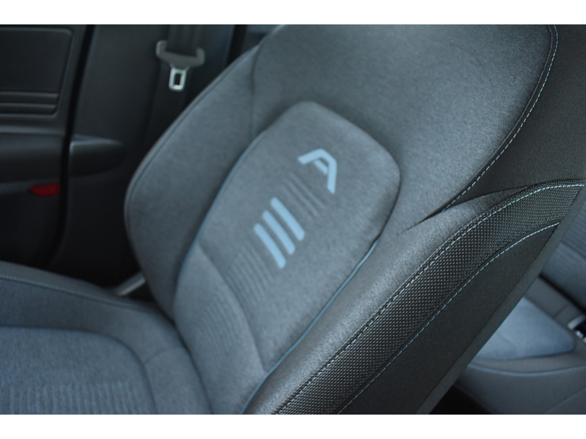 Ford Focus 1.0 92 kW AT Active MHEV Automaat Navigatie Pdc Stoel/stuur verwarming
