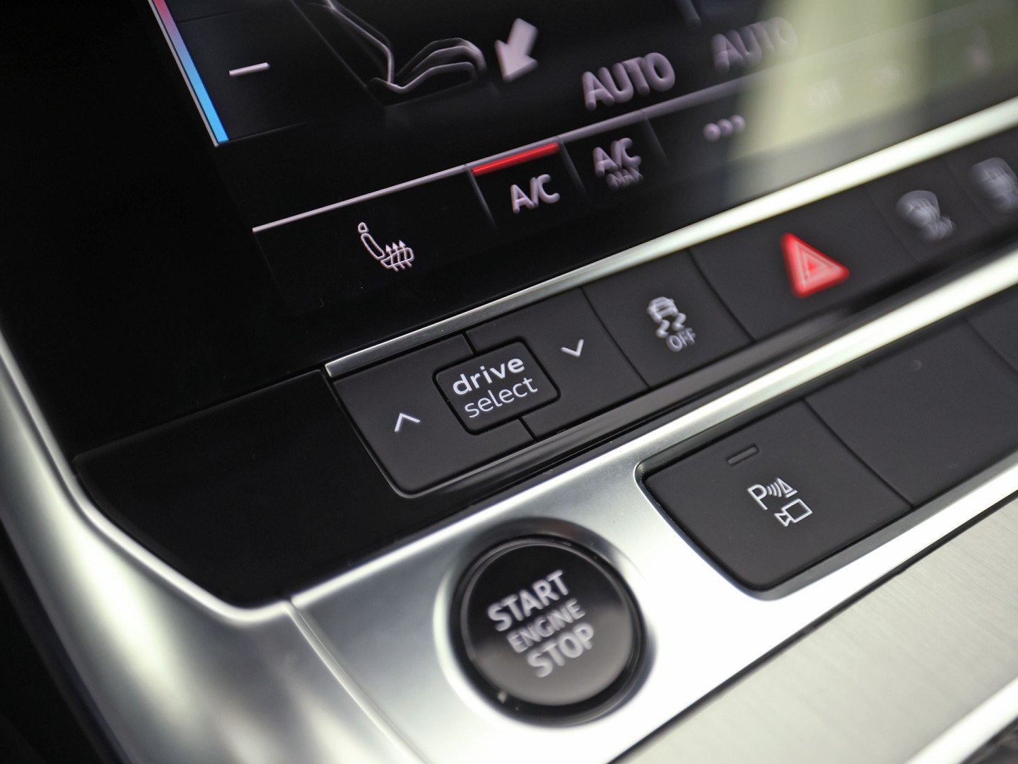 Audi A6 55 TFSI e quattro S-Line Competition 368Pk Automaat (2X S-LINE, APPLE CARPLAY, SPORTZETELS, NAPPA LEDER, MEMORY SEATS, CAMERA, ADAPTIVE CRUISE, ELEK ACHTERKLEP, STOELVERWARMING ACHTER, NIEUWSTAAT)