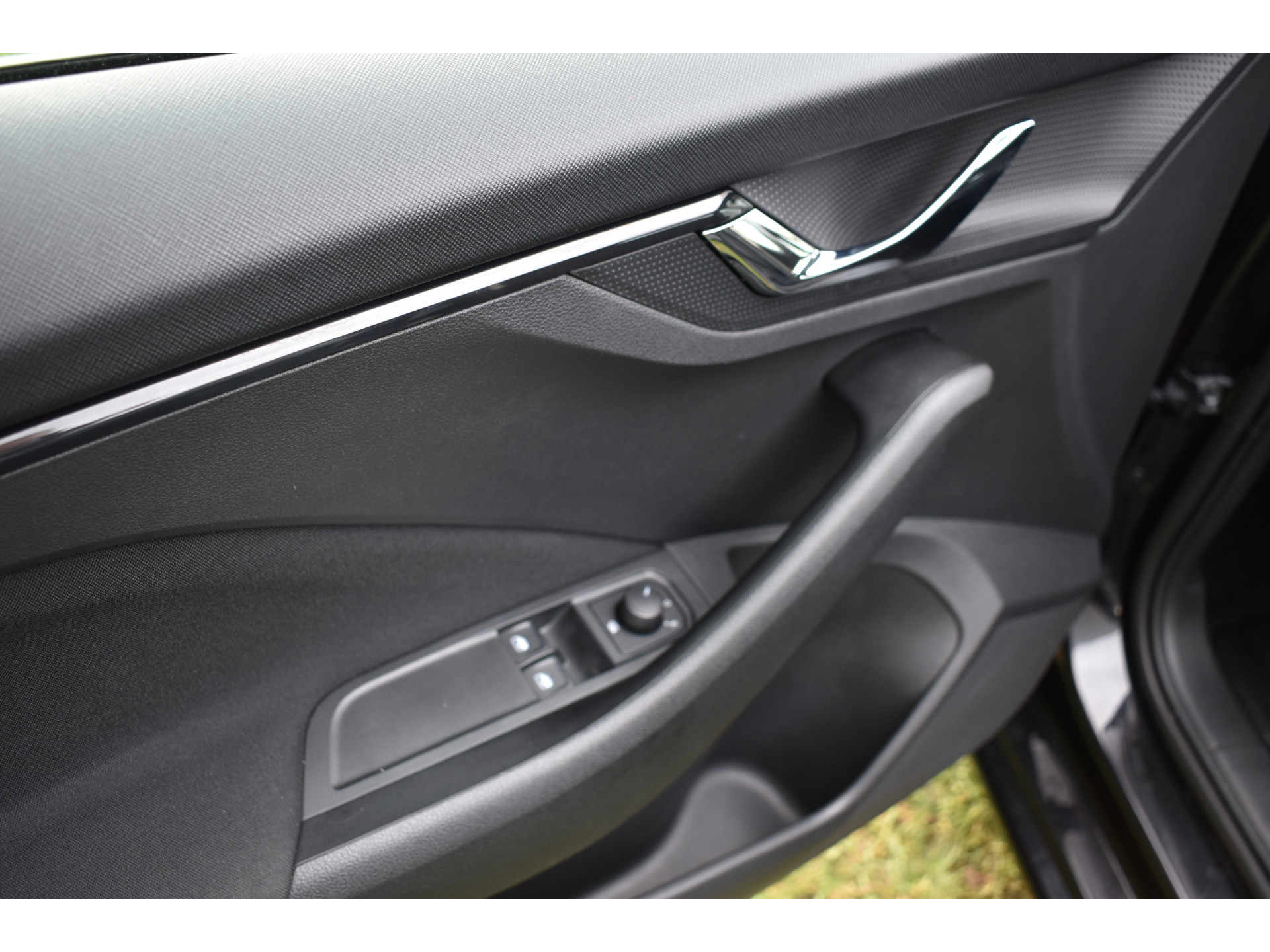 ŠKODA Scala 1.0 TSI Ambition Automaat Carplay Navigatie Front/lane assist Stoelverwarming Parkeer sensoren