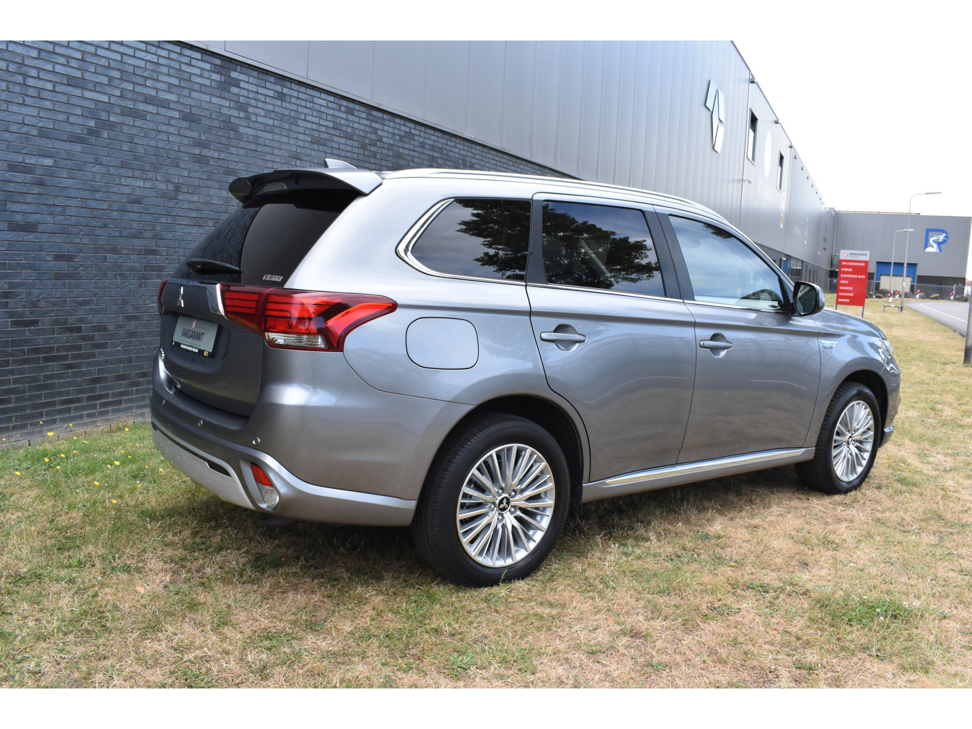 Mitsubishi Outlander 2.4 PHEV Instyle Plugin-hybride