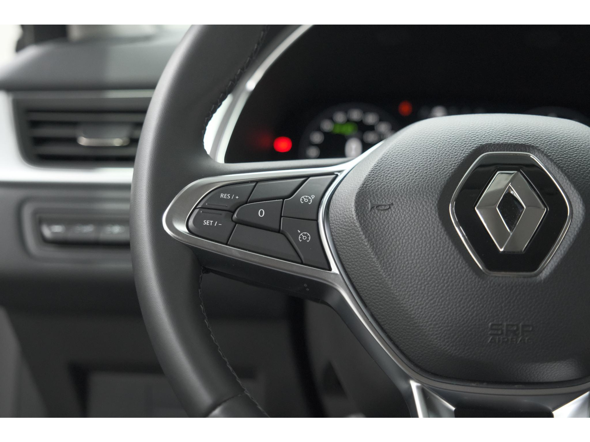 Renault Captur Mild Hybrid 140 EDC Techno | Camera | 9.3 Inch Scherm | Apple Carplay | Parkeersensoren | Allseason Banden | Stoelverwarming