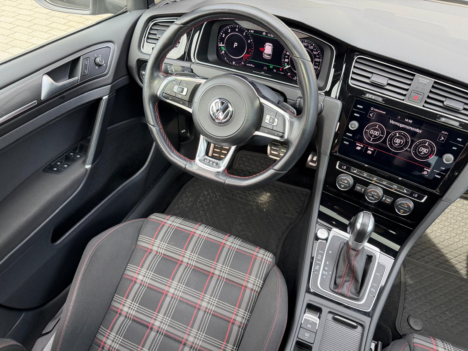 Volkswagen Golf 2.0 TSI GTI Performance | 3/6/12MND GARANTIE | PANO | LED | ACC | TREKHAAK | NAVI | STOELVERW. |