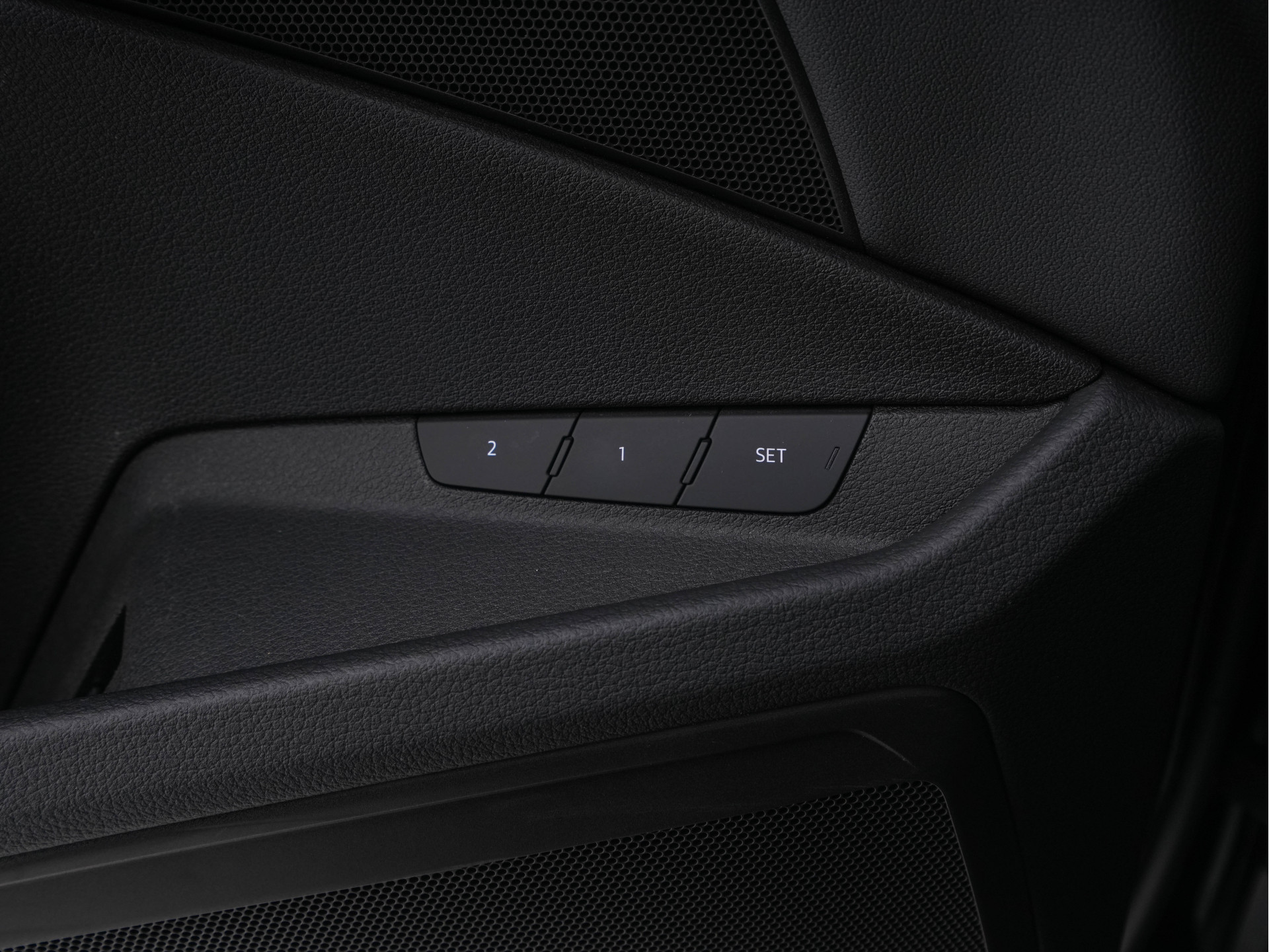 Audi e-tron 55 quattro Advanced edition Plus 95 kWh (3-Fase-11 kW) {SOH-93%} (INCL-BTW) Aut.*HEATPUMP | LEATHER | ADAPTIVE-CRUISE | FULL-LED | DIGI-COCKPIT | KEYLESS | MEMORY-PACK | CAMERA | NAVI-FULLMAP | SHIFTPADDLES | DAB+ | HEATED-COMFORTSEATS | DRIVE