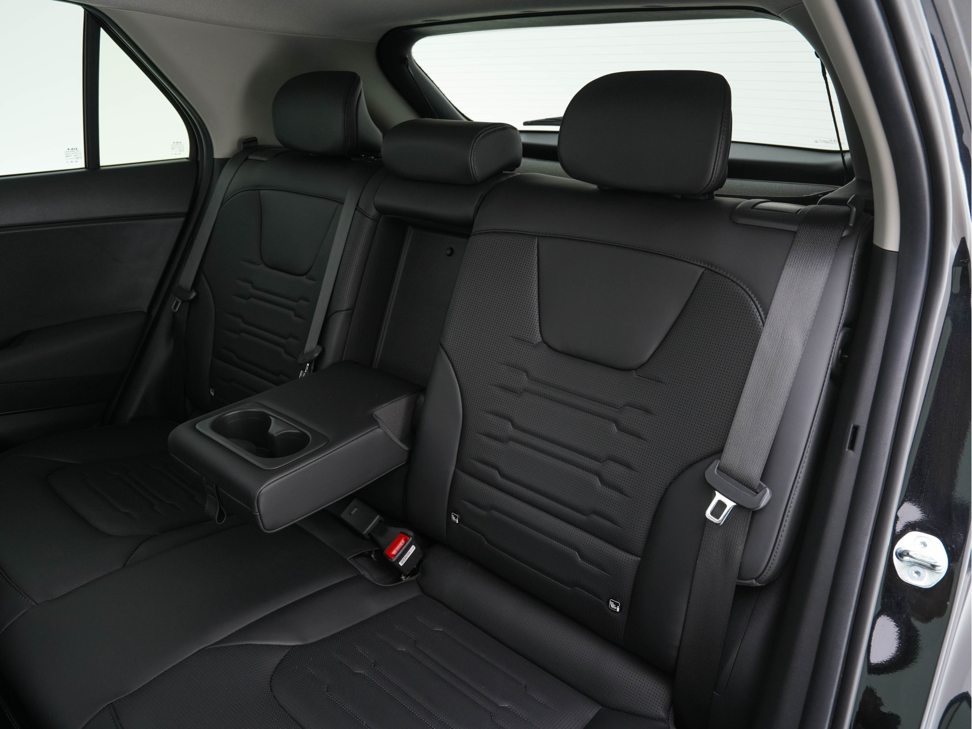 Kia Niro EV DynamicPlusLine 64.8 kWh [ 3-Fase ] (INCL-BTW) Aut. *PANO | HEAD-UP | LEATHER | DIGI-COCKPIT | NAVI-FULLMAP | DAB | ADAPT.CRUISE | CAMERA | COMFORT-SEATS | KEYLESS | DIGI-COCKPIT | SHIFT-PADDLES | HEATED-SEATS | CARPLAY | LANE-