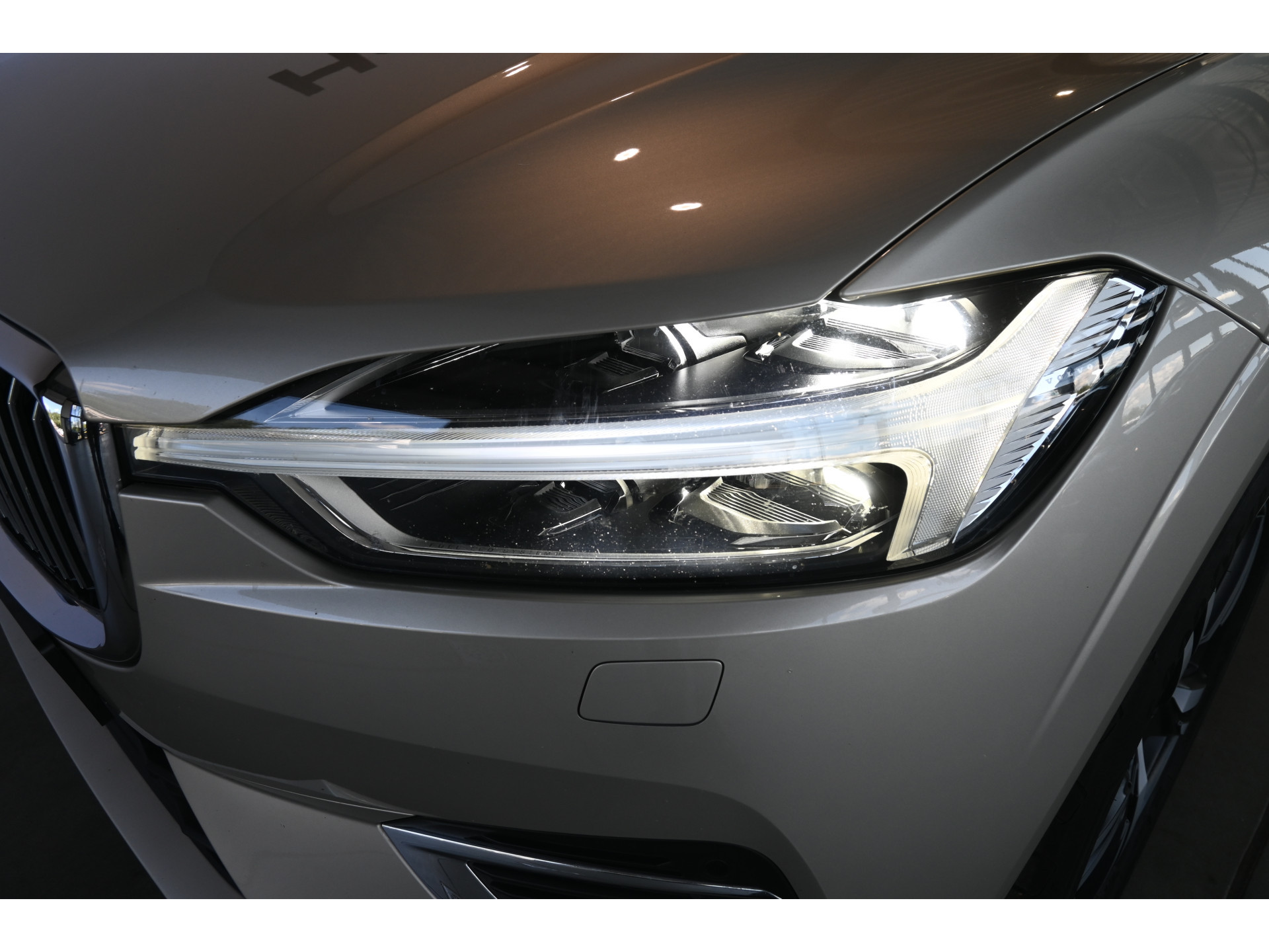 Volvo XC60 2.0 T8 Twin Engine AWD Inscription Harman/Kardon Navigatie Panoramadak Carplay Goed Onderhouden! Inruil Mogelijk!