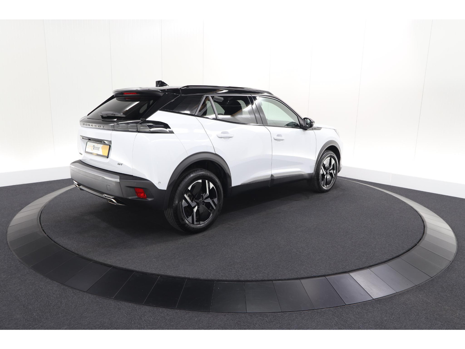 Peugeot 2008 PureTech 130 EAT8 GT | 360 Camera | Adaptieve Cruise Control | Pack Alcantara | Apple Carplay