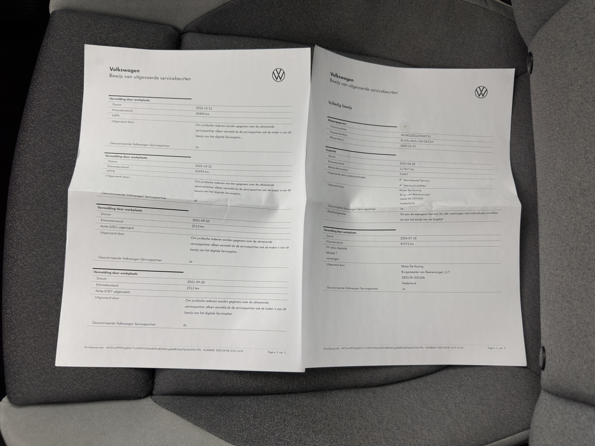Volkswagen ID.3 First Max 58 kWh [ 3-Fase ] {SOH-90%} (INCL-BTW) *PANO | HEAD-UP | ADAPTIVE-CRUISE | FULL-LED | BLIND-SPOT | CAMERA | KEYLESS | MICROFIBRE | AMBIENT-LIGHT | NAVI-FULLMAP | DAB+ | ECC | HEATED-SPORTSEATS | DIGI-COCKPIT | 20"ALU*