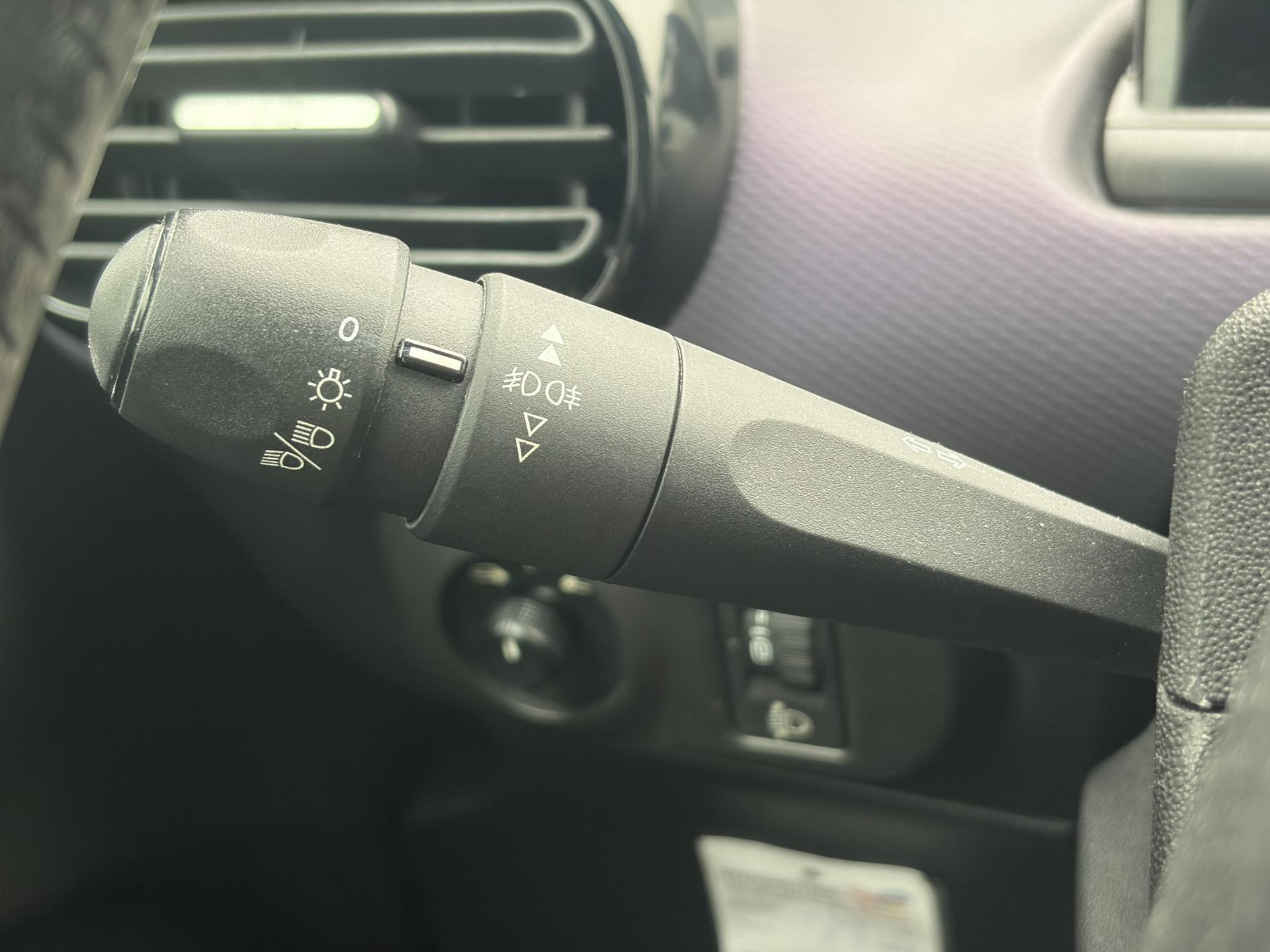 Citroen C4 Cactus 1.2 PureTech Feel ✓D-riem vv in 12-2024✓12e Eigenaar✓Dealer Onderhouden✓Carplay✓ClimaCruise✓Lmv✓Recent beurt gehad✓N.A.P✓Apk tot 08-2027