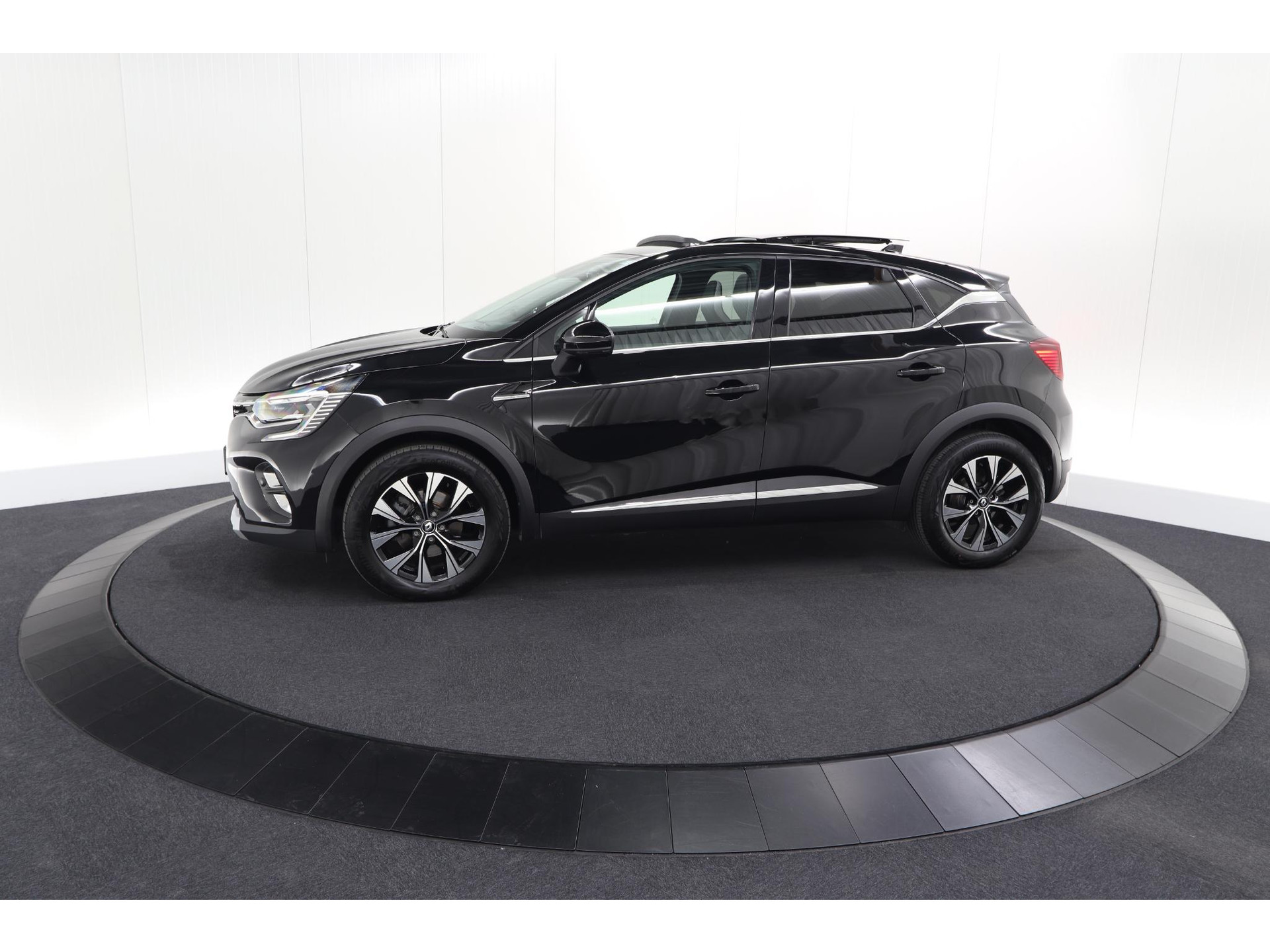 Renault Captur 1.6 E-Tech full hybrid 145 techno | Panoramadak | Camera | Adaptieve Cruise Control | 9.3 Inch Groot Scherm