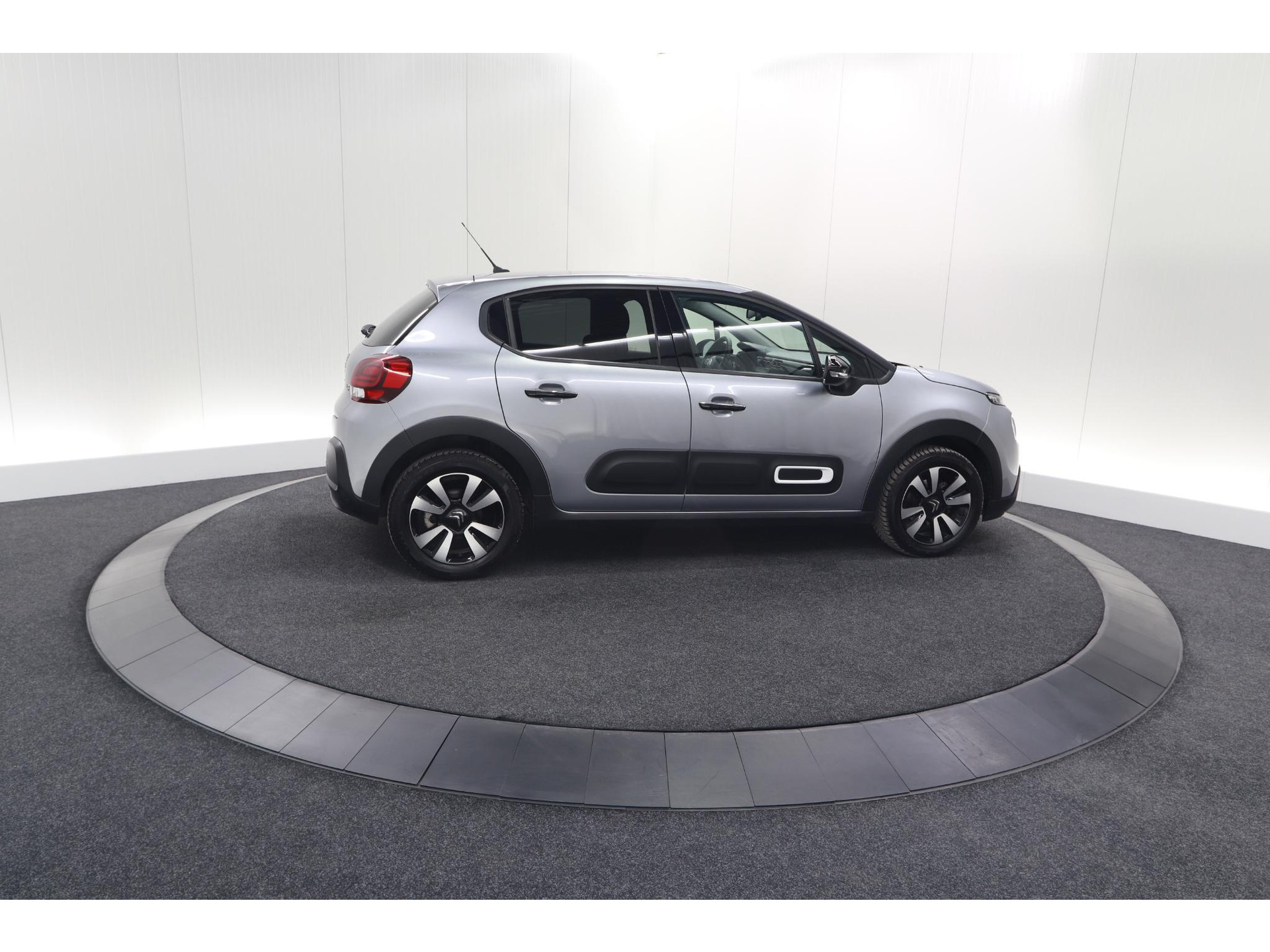 Citroen C3 PureTech 110 EAT6 Max | Camera | Parkeersensoren | Navigatie | Apple Carplay
