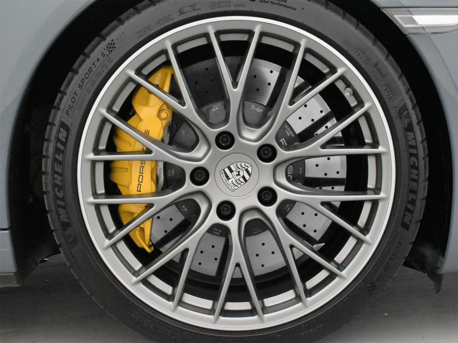 Porsche 911 Cabrio 3.0 Carrera 4S / Origineel NL AUTO/ SPORT CHRONO PLUS 421PK / NEDERLANDSE AUTO