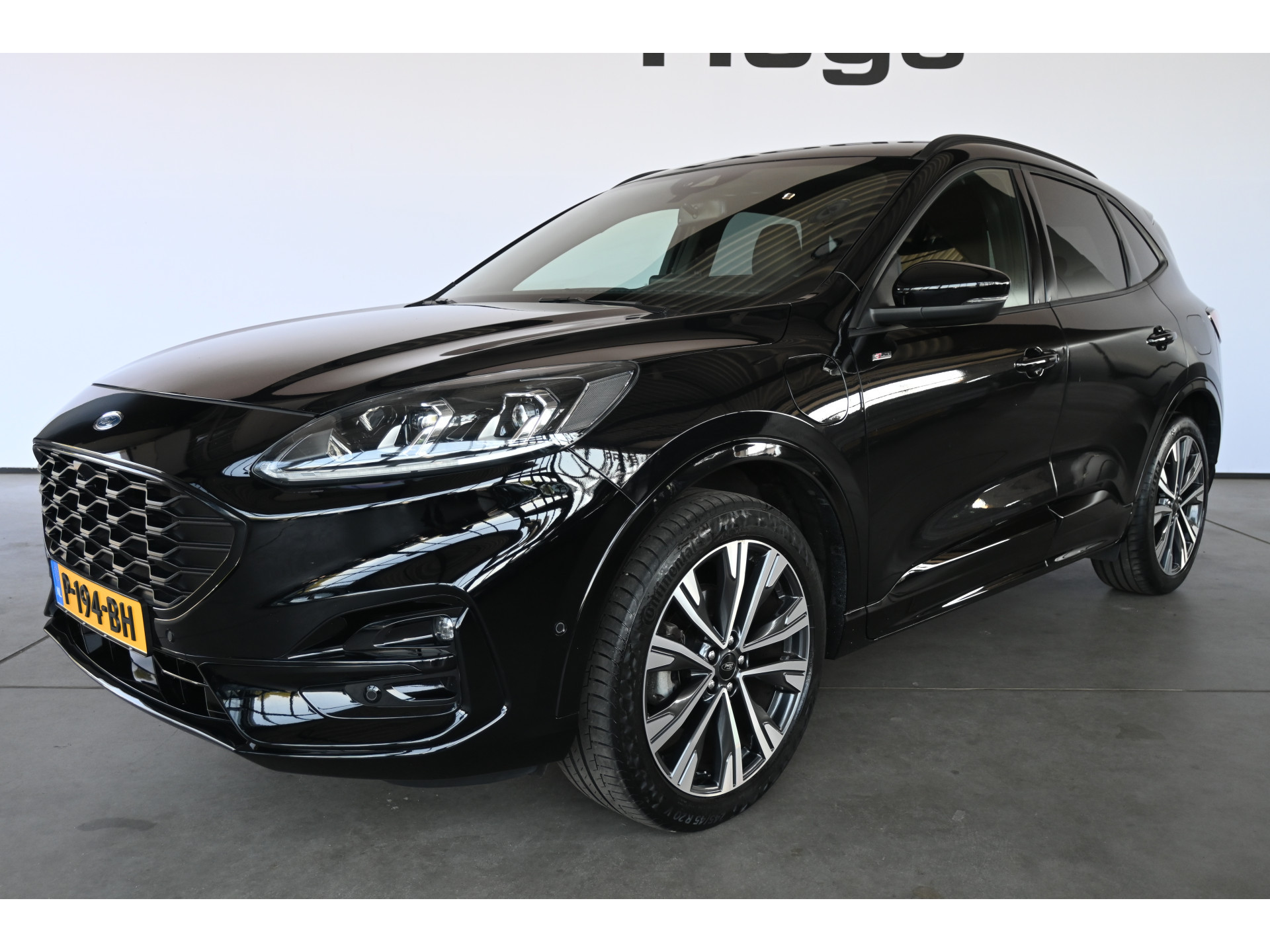Ford Kuga 2.5 PHEV Vignale Automaat Navigatie Stoelverwarming Head Up! LED Camera Rijklaarprijs! Inruil Mogelijk!