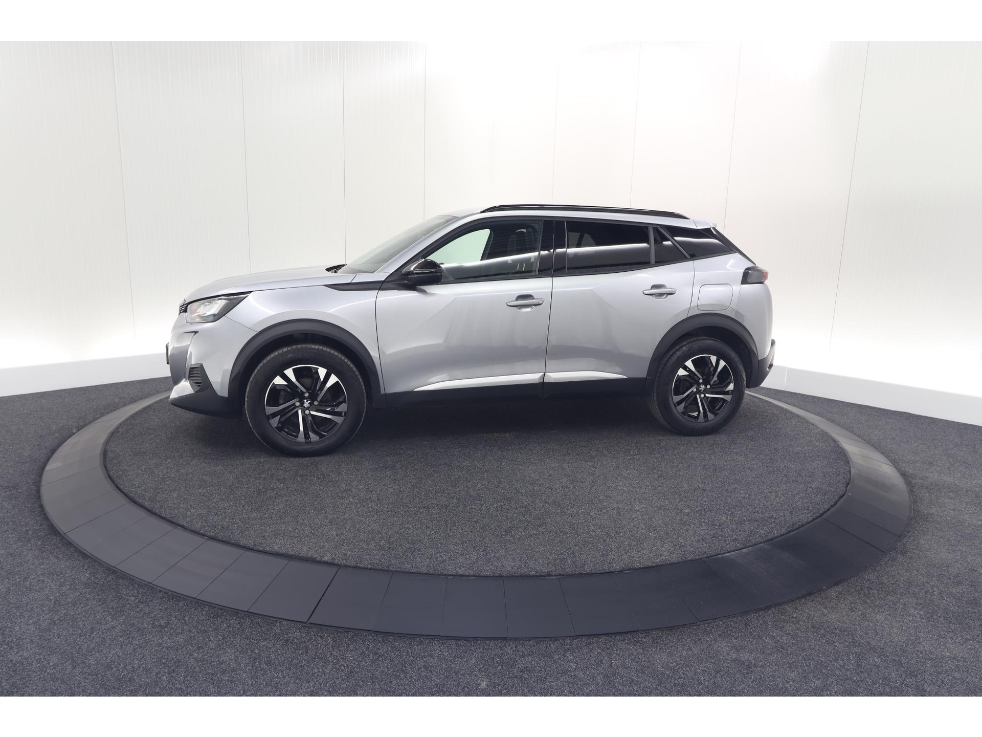 Peugeot 2008 PureTech 130 Allure Pack | Camera | Adaptieve Cruise Control | Apple Carplay | Stoelverwarming