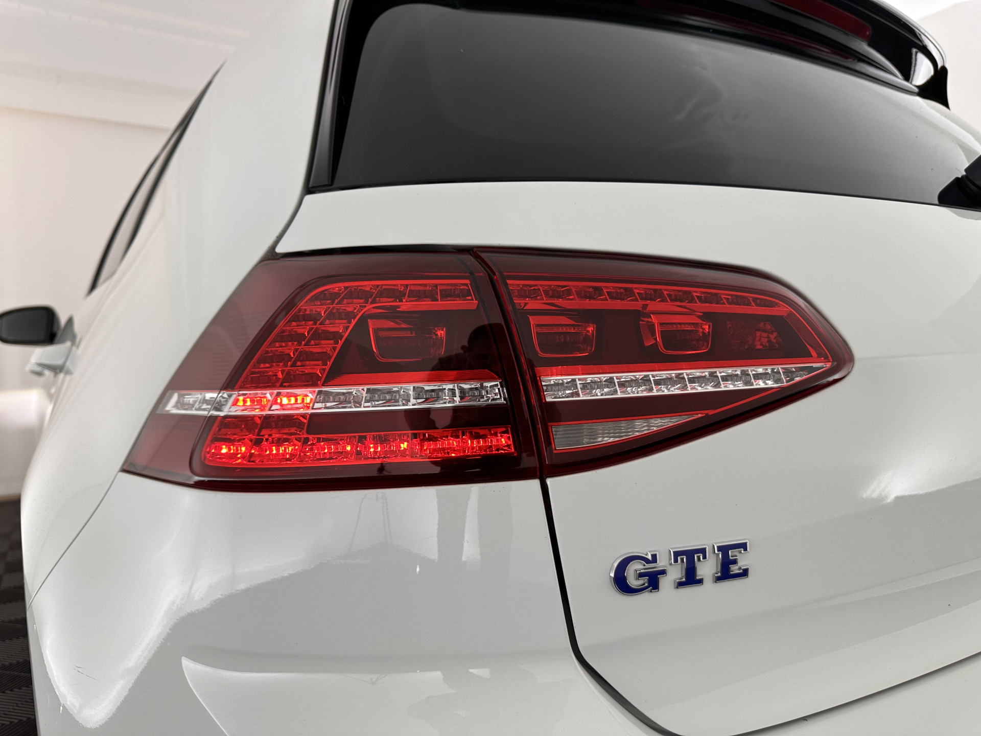 Volkswagen Golf 1.4 TSI GTE Aut. *FULL-LED | NAVI-FULLMAP | SPORT-SEATS | DAB+  | TOWBAR | ECC | SHIFT-PADDLES | PARKPILOT | CRUISE | 18''ALU*