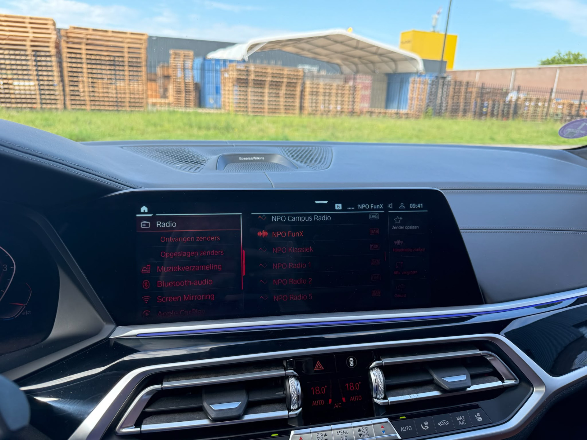 BMW X7 xDrive40i 6p. | 2E EIGENAAR | 3/6/12MND GARANTIE| M-SPORT |PANO | LASER | LED | B&W | MASSAGE | CARPLAY | TREKHAAK | DAB | BOMVOL |