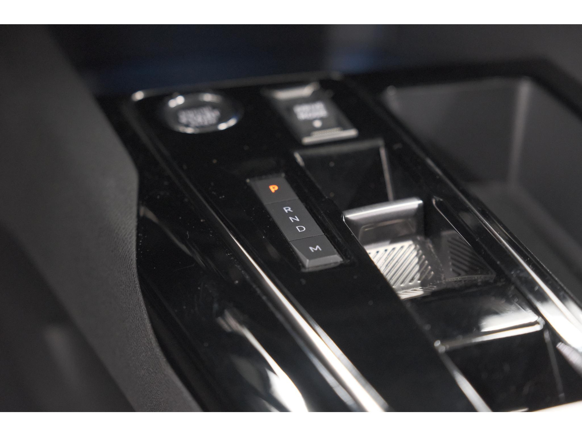 Peugeot 5008 PureTech 130 EAT8 Active Pack Business | 7 Zitplaatsen | Camera | Navigatie | Apple Carplay | Parkeersensoren
