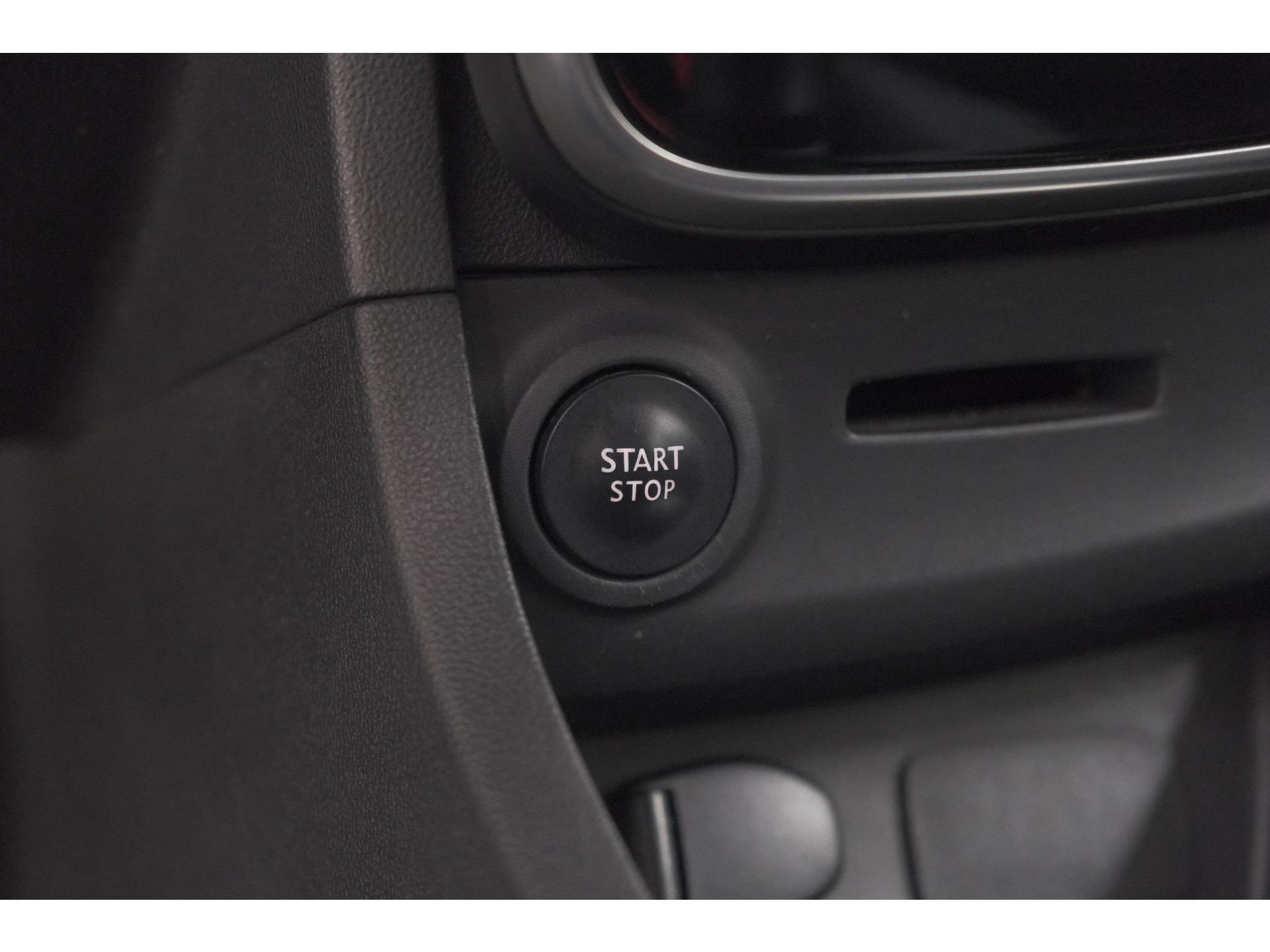 Renault Clio Estate 1.5 dCi ECO Dynamique | Parkeersensoren voor + achter | Armsteun | Navigatie