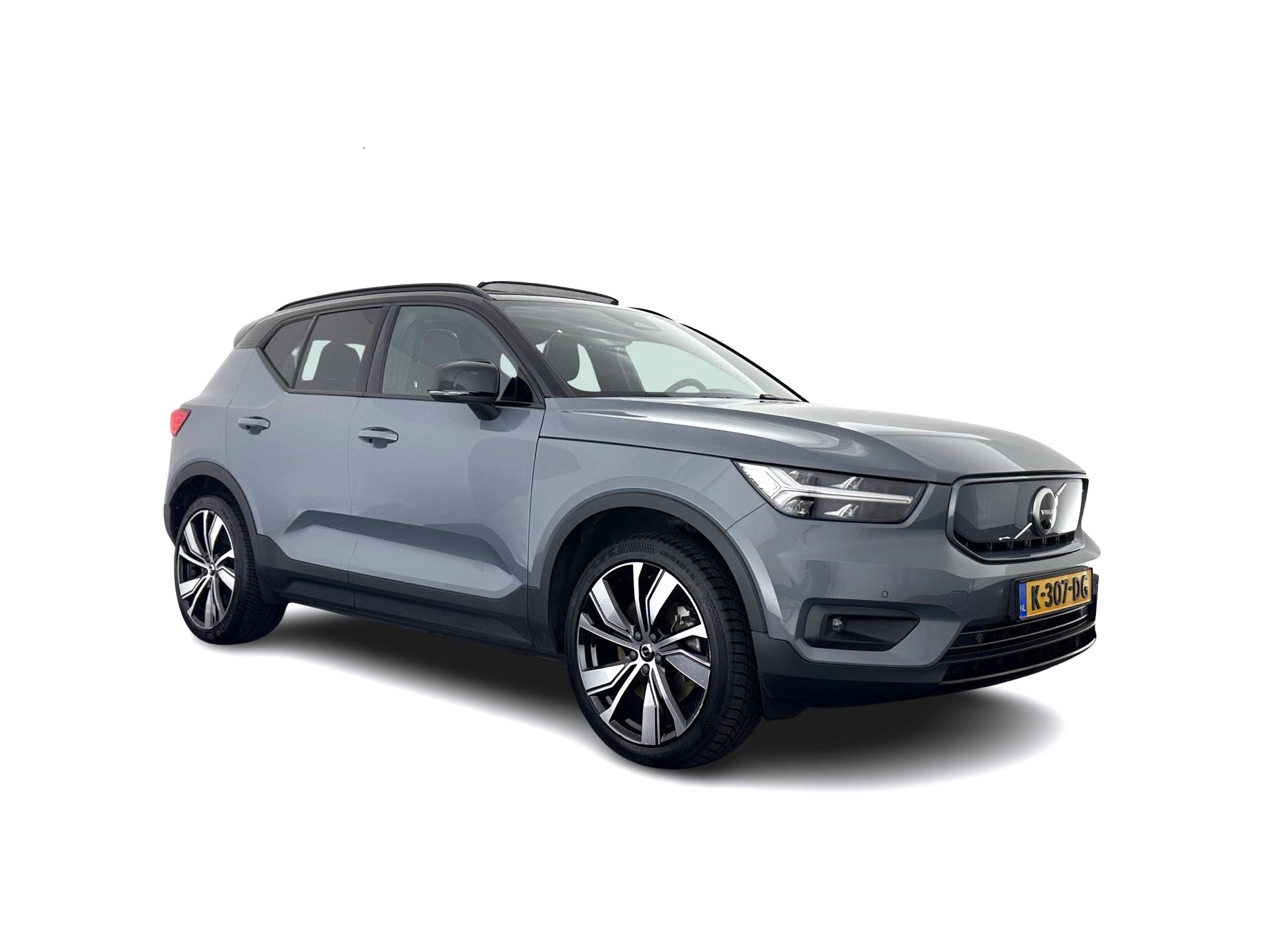 Volvo XC40 Recharge P8 AWD R-Design [ 3-Fase-11kW ] {SOH-90%} (INCL-BTW) Aut. *PANO | LEATHER-ALCANTARA | ADAPTIVE-CRUISE | DIGI-COCKPIT | FULL-LED | HARMAN/KARDON | TOPVIEW | NAVI-FULLMAP | ECC | PDC | KEYLESS | HEATED-SPORTSEATS | TOWBAR | 20''ALU*