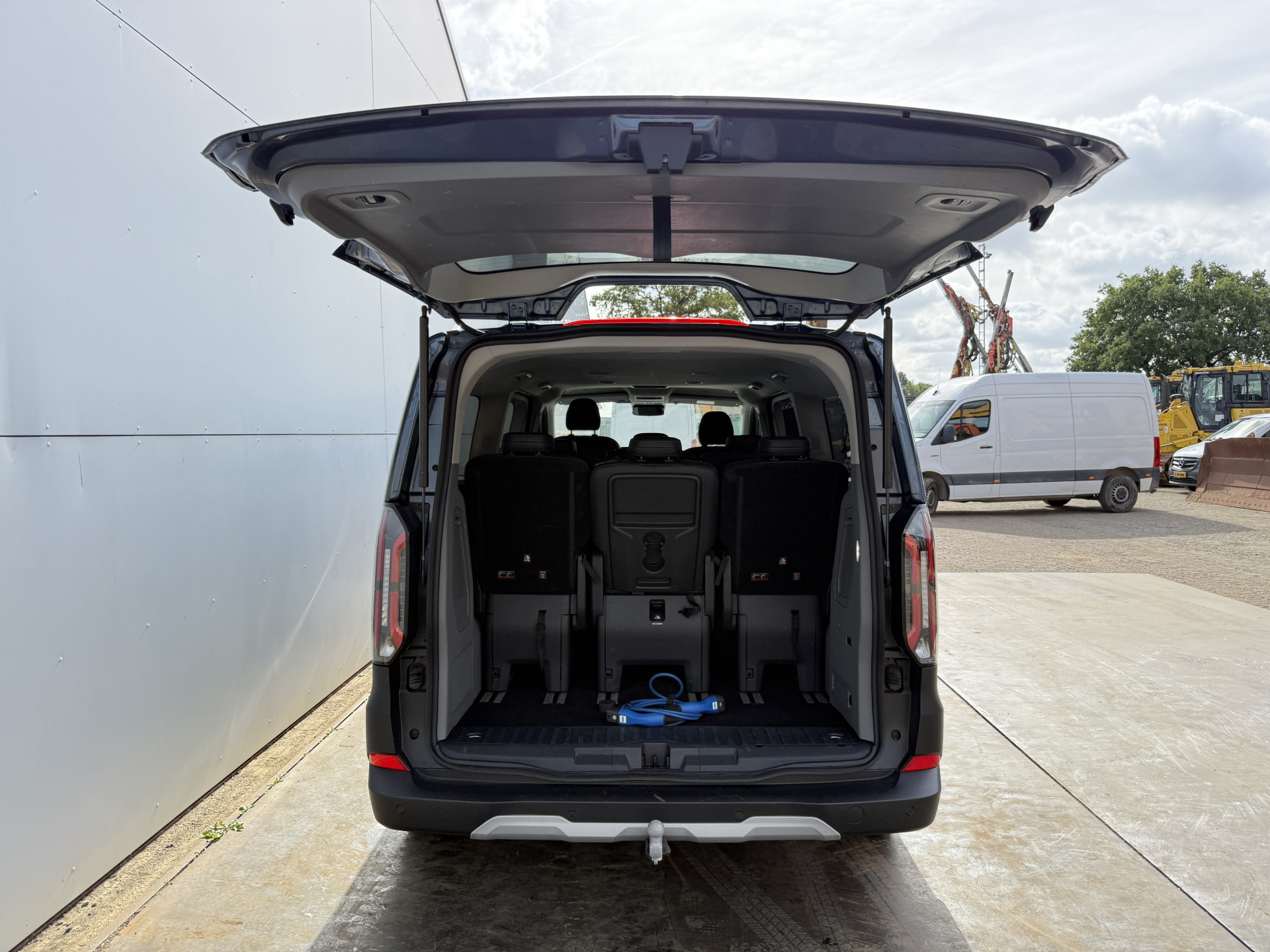 Ford Tourneo Custom 233PK PHEV Prijs Incl. BPM Excl. BTW Automaat 8-Personen Automaat LED B&O Audio Lichtmetalen Velgen PDC Carplay Camera Parkeersensoren Cruise Control