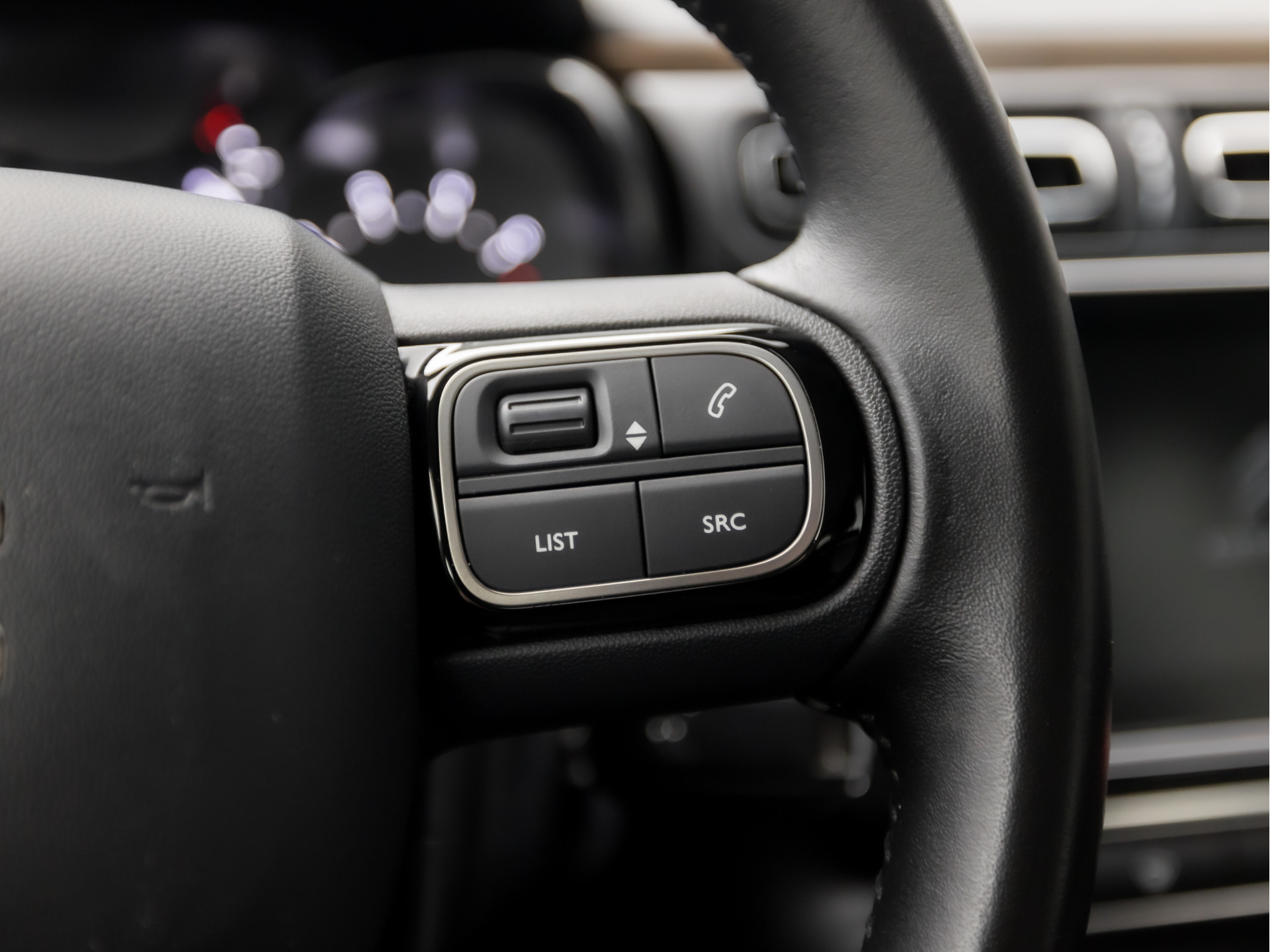 Citroën C3 1.2 PureTech S&S Origins (APPLE CARPLAY, NAVIGATIE, 360 CAMERA, LANE ASSIST, SPORTSTOELEN, LM VELGEN, PARKEERSENSOREN, CRUISE, NIEUWE APK, NIEUWSTAAT)