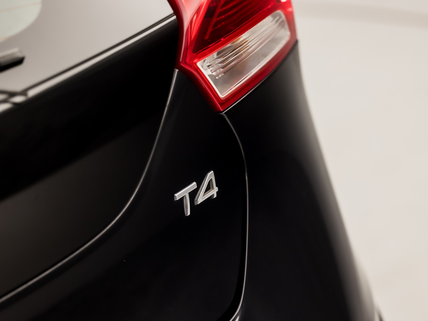 Volvo V40 Cross Country 1.6 T4 Sport 179Pk (NAVIGATIE, CLIMATE, TREKHAAK, SPORTSTOELEN, PARKEERSENSOREN, CRUISE, NIEUWSTAAT)