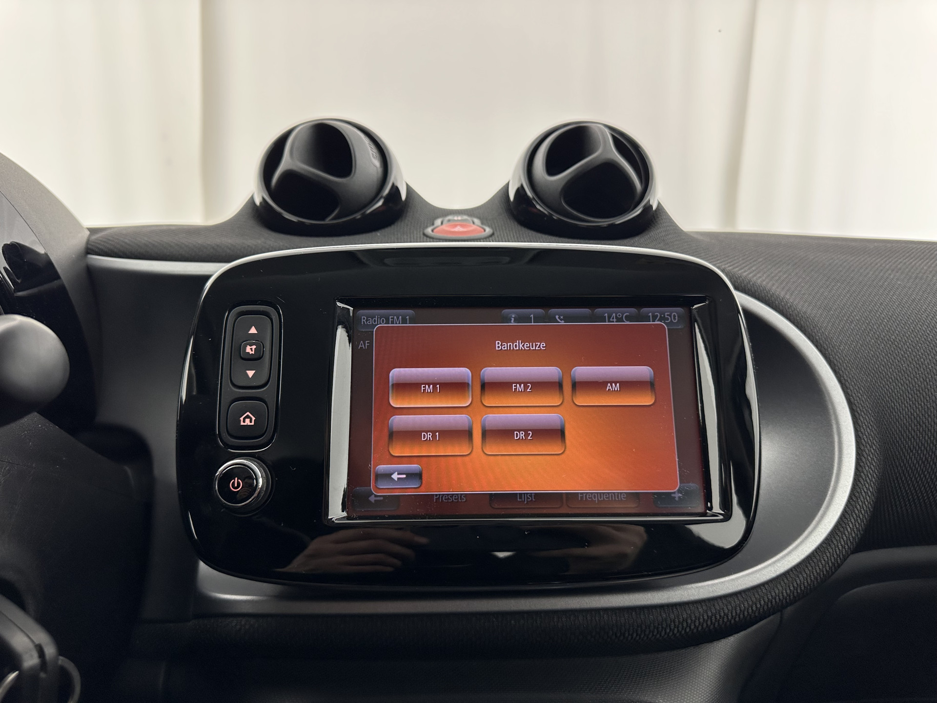 Smart forfour EQ Business Solution 18 kWh [ 3-Fase ] {SOH-89%} (INCL-BTW) Aut. *NAVI-FULLMAP | LEATHER | ECC | CRUISE | HEATED-COMFORT-SEATS | 15"ALU*