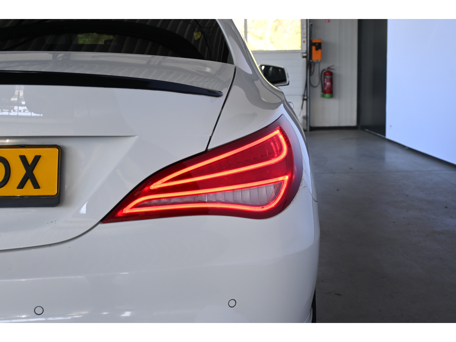 Mercedes-Benz CLA-klasse 200 Ambition Bi-Xenon Cruise Airco PDC Navigatie Inruil Mogelijk!