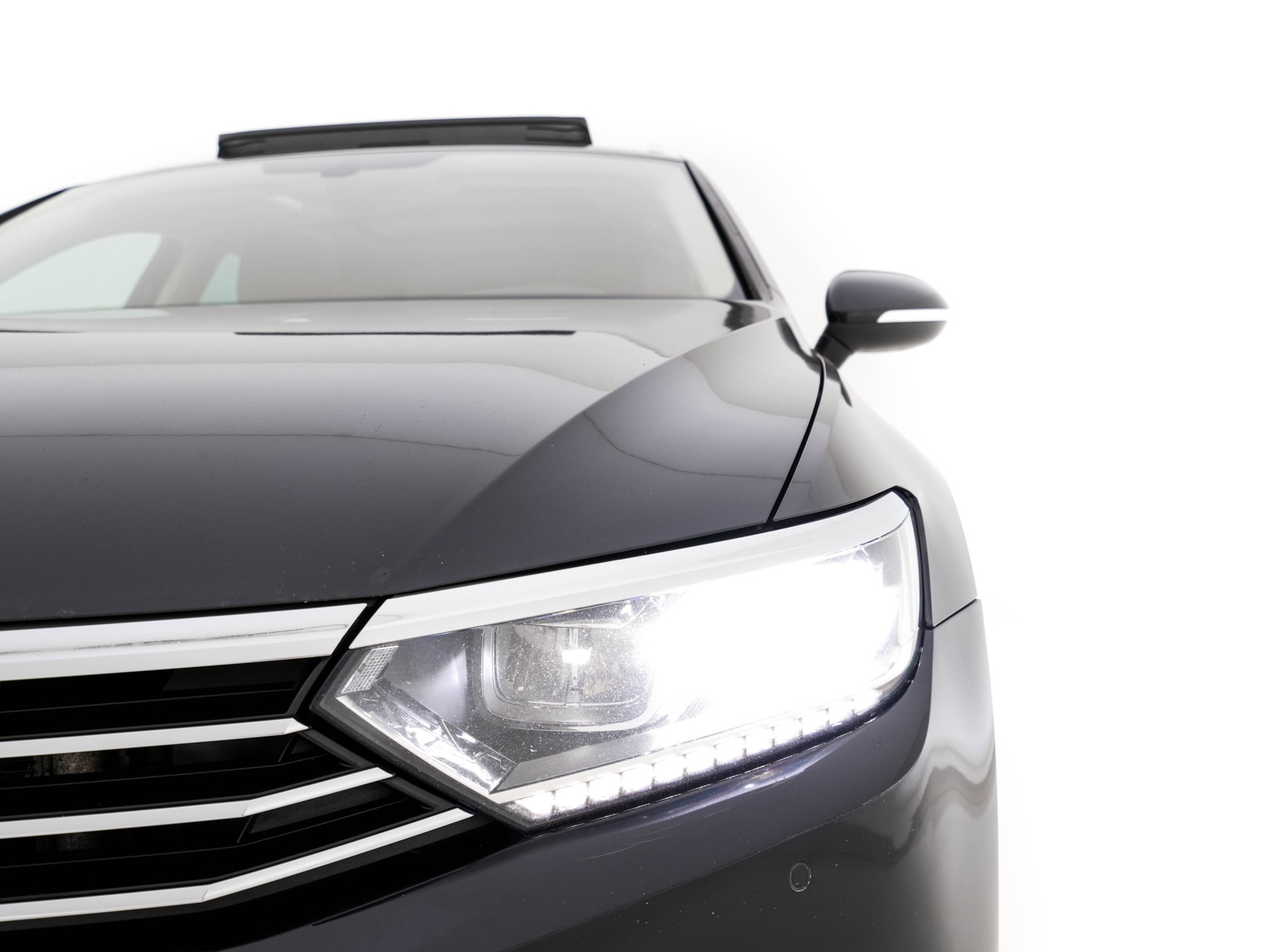 Volkswagen Passat Variant 2.0 BiTDI 4Motion Highline Executive-Pack Aut. *PANO | ADAPTIVE-CRUISE | DIGI-COCKPIT | NAVI-FULLMAP | LEATHER-ALCANTARA | FULL-LED | ERGONOMIC-COMFORT-SEATS | KEYLESS | ECC | PARKPILOT | TOWBAR | 17''ALU*