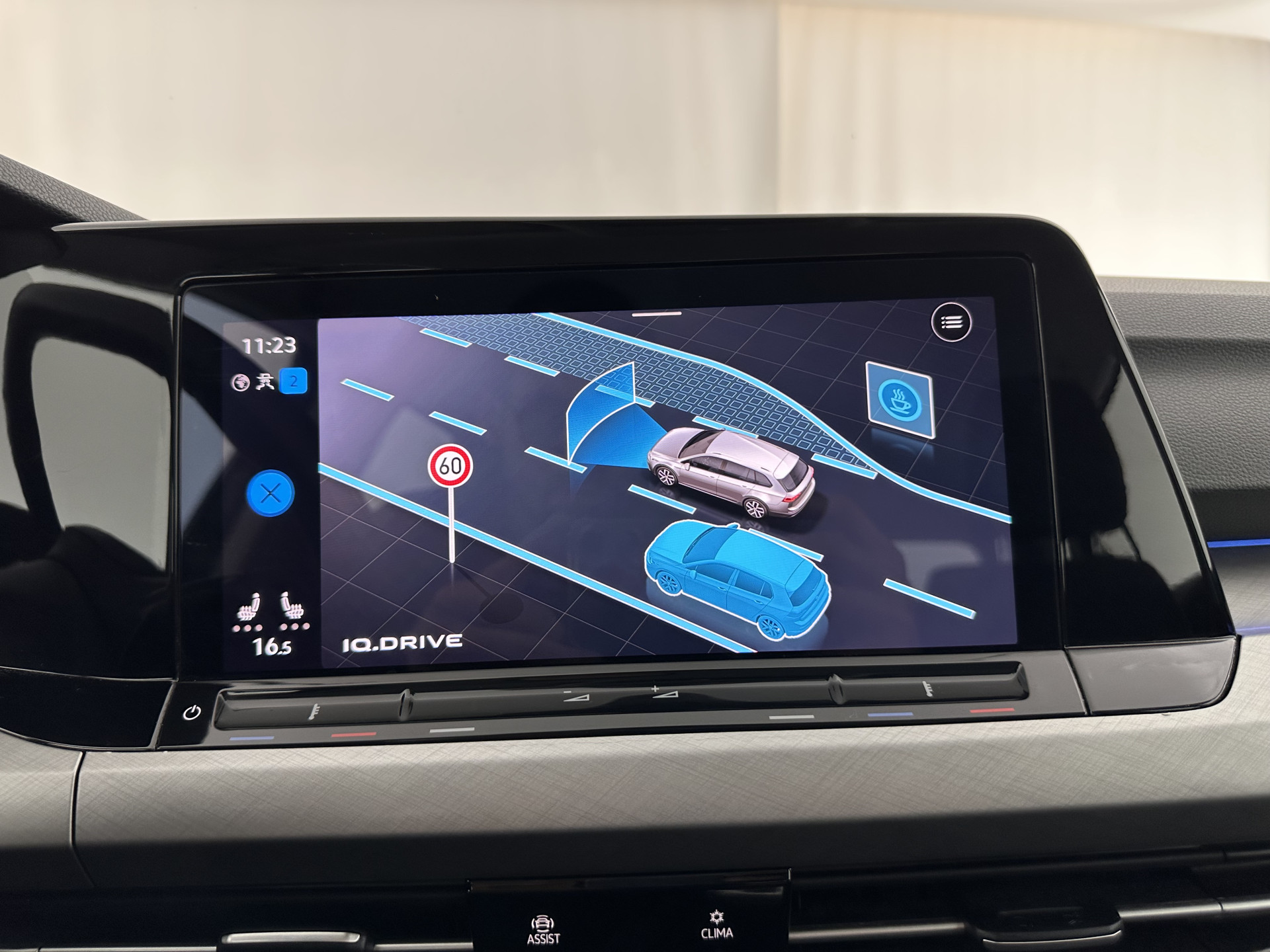 Volkswagen Golf Variant 2.0 TDI Life Business (INCL-BTW)  *FULL-LED | DIGI-COCKPIT | NAVI-FULLMAP | HEATED-COMFORTSEATS | KEYLESS | DAB+ | CARPLAY | ECC | AMBIENT-LIGHT | PDC | 16''ALU*