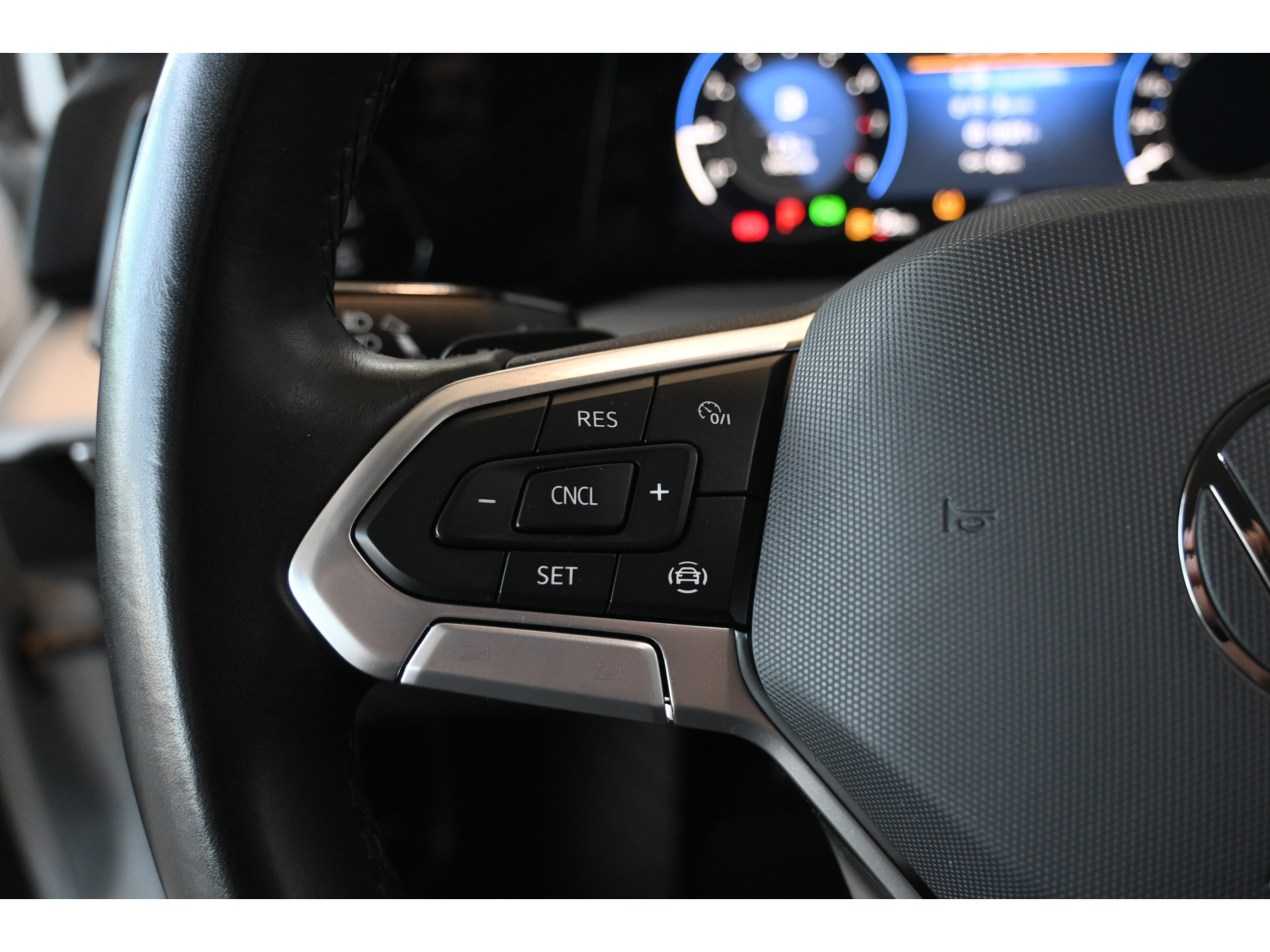 Volkswagen Golf 1.5 eTSI R-Line Automaat Clima Carplay Cruise Control Rijklaarprijs Inruil Mogelijk!