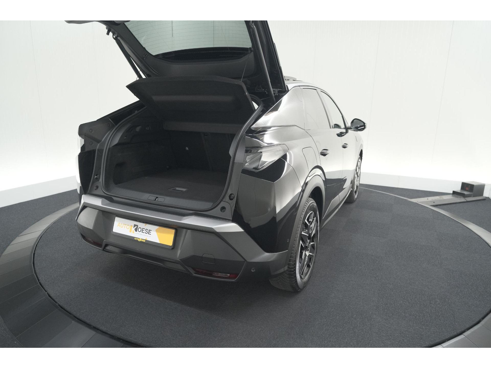 Peugeot 3008 1.2 Hybrid 136 GT | Panoramadak | 360 Camera | Stoelverwarming | Elektrische Kofferklep | Allseason Banden