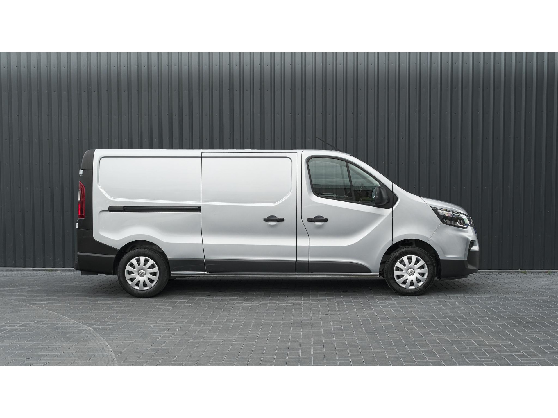 Nissan Primastar 2.0 dCi L2H1 Acenta | METEEN KLAAR VOOR ELKE KLUS! | Trekhaak | Camera | Vloerplaat