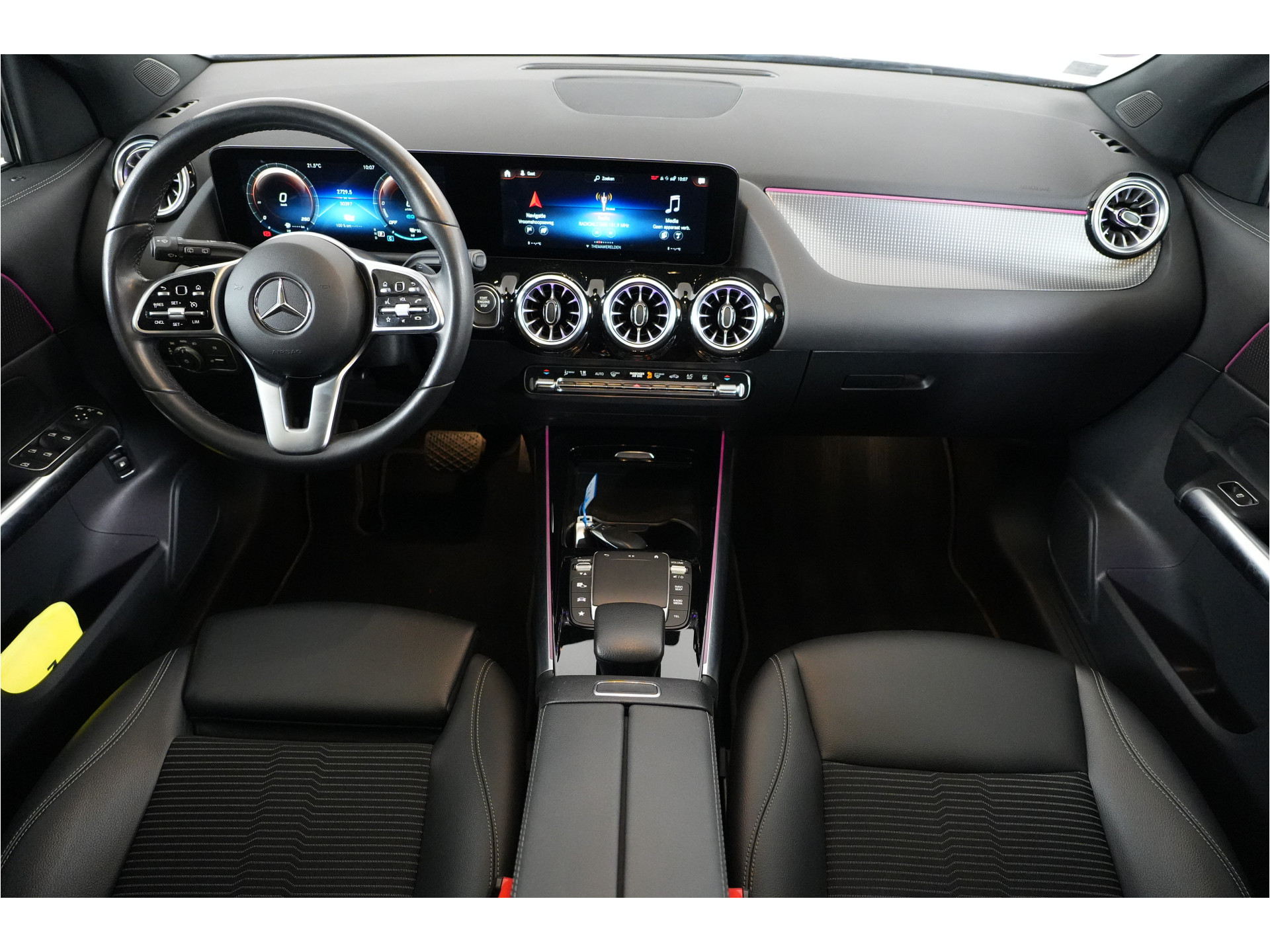 Mercedes-Benz GLA-klasse 250 e AMG Line 218 pk PHEV | SOH 94% | Pano | Camera | Ambient | Digi dash |