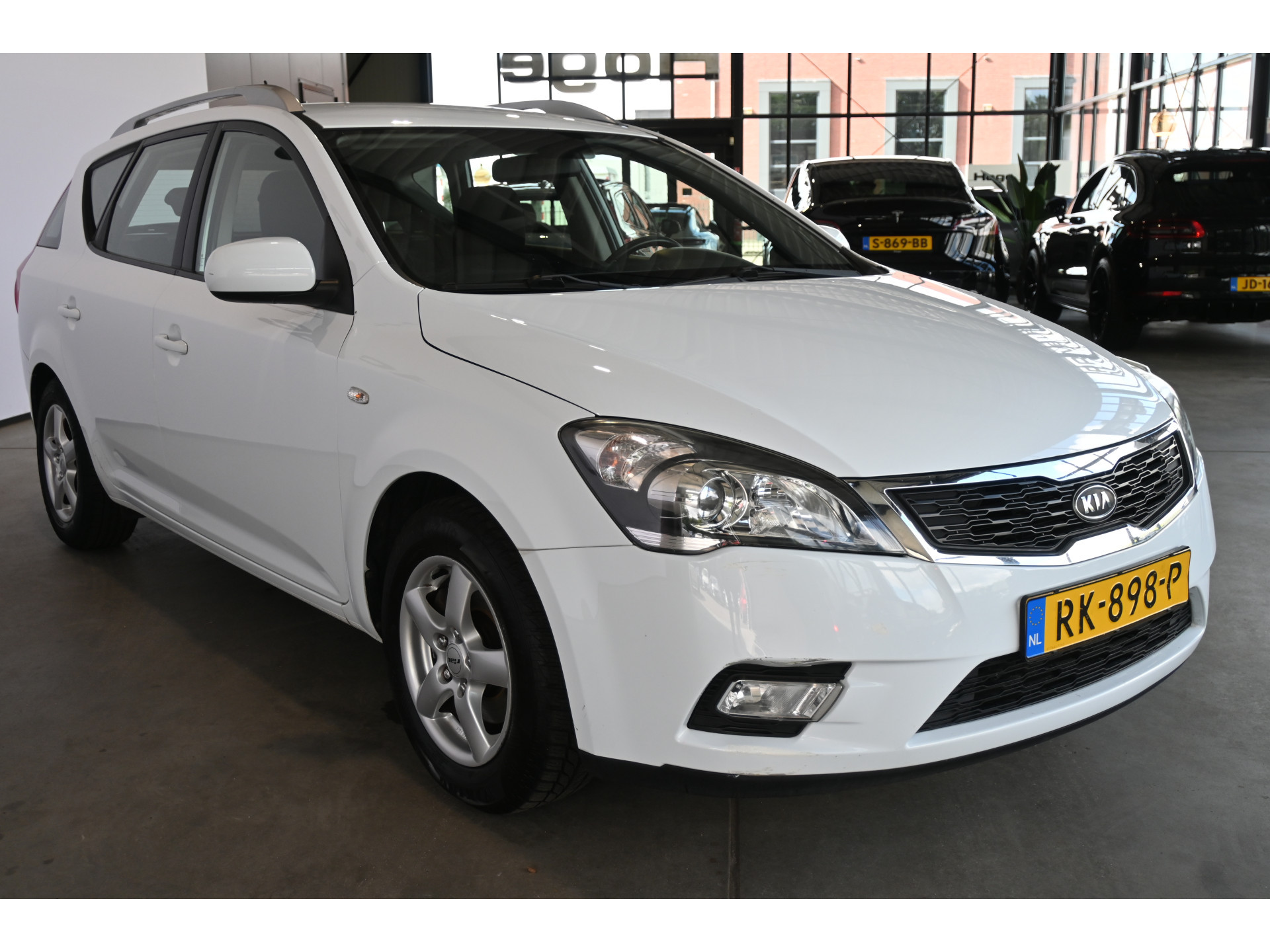 Kia cee'd 1.4 CVVT X-tra Airco Trekhaak Stoelverwarming All in Prijs! Inruil Mogelijk!