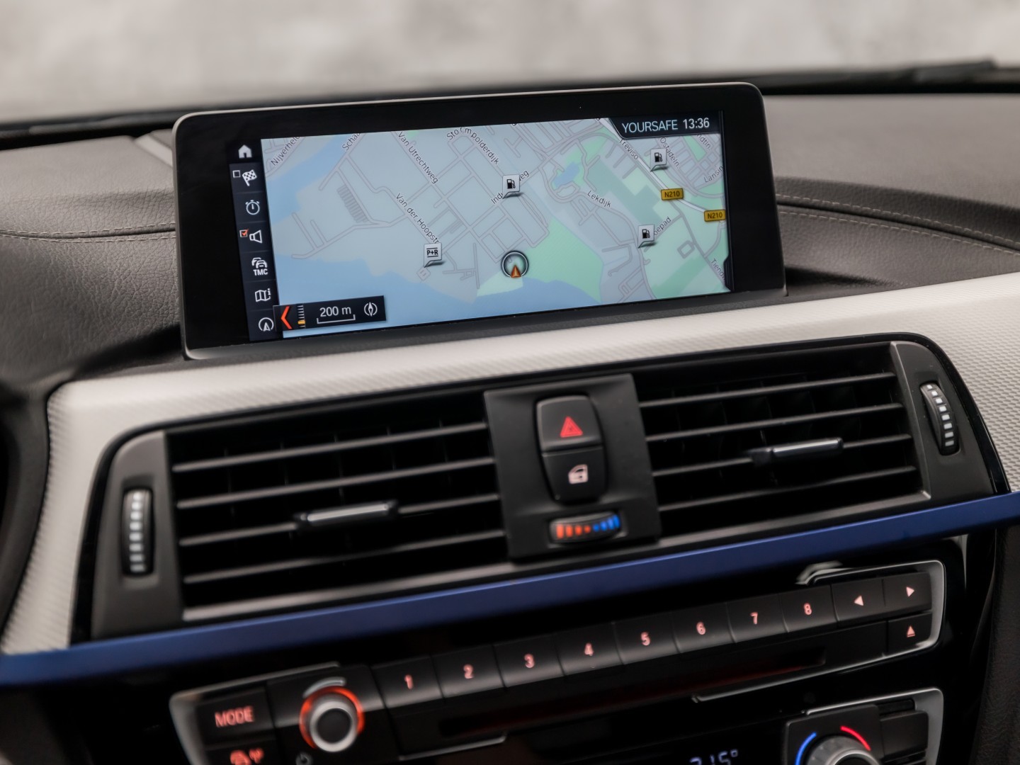 BMW 4-serie Gran Coupé 418i M Sport Automaat (SCHUIFDAK, M PAKKET, GROOT NAVI, HARMAN/KARDON, STOELVERWARMING, GETINT GLAS, SPORTSTOELEN, PARKEERSENSOREN, NIEUWE APK, NIEUWSTAAT)
