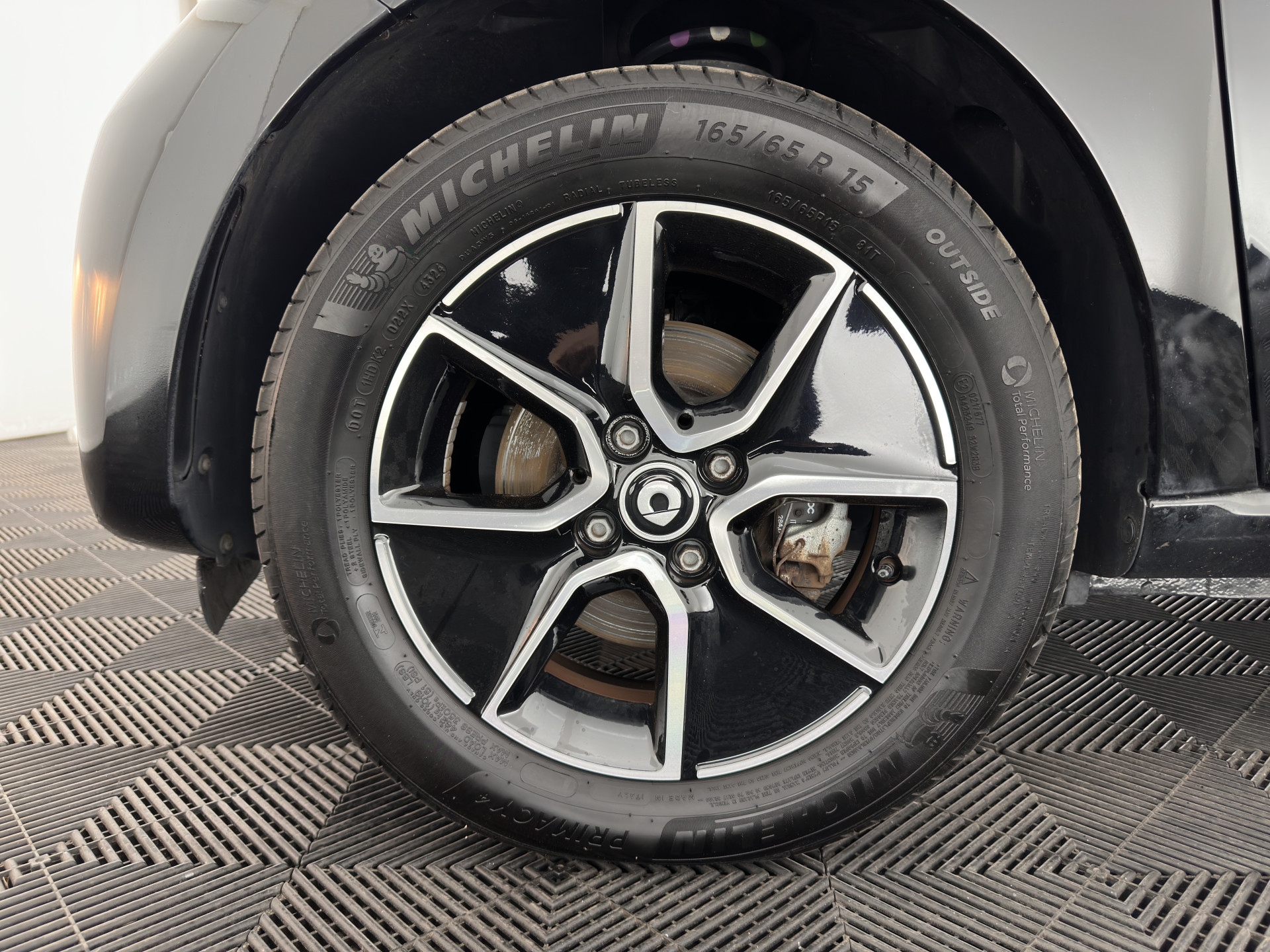 Smart forfour EQ Essential 18 kWh [ 3-Fase ] {SOH-95%} (INCL.BTW) *FULL-LEATHER | AIRCO | CRUISE | COMFORT-SEATS | 15''ALU*