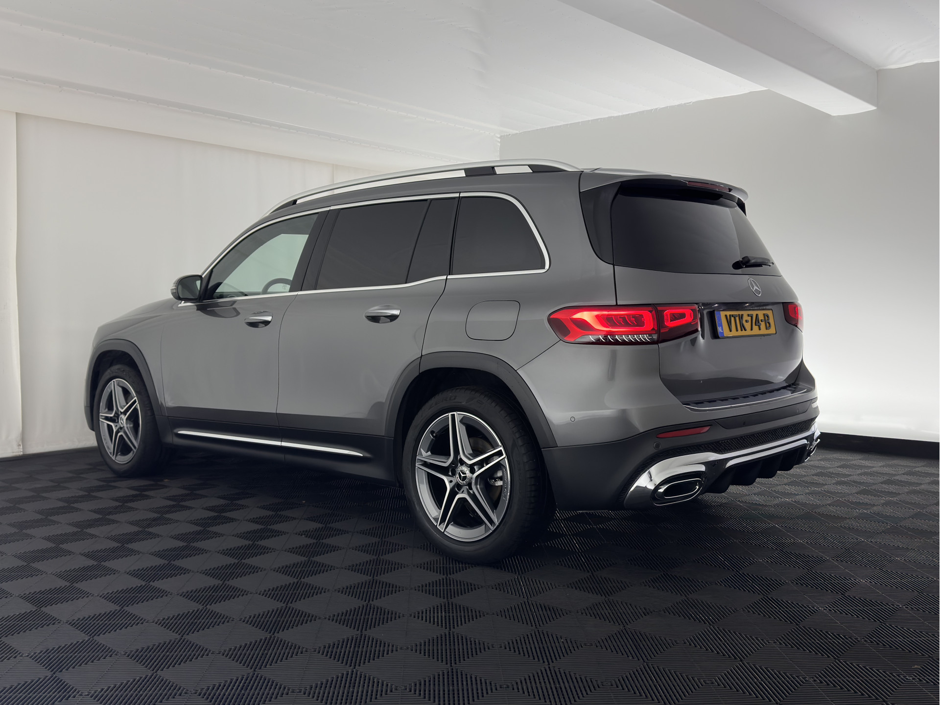 Mercedes-Benz GLB 200 d ( VAN ) Premium AMG-Sport-Pack Aut. *LEATHER-MICROFIBRE | FULL-LED | AMBIENT-LIGHT | WIDE-SCREEN-DIGICOCKPIT | HEATED-SPORTSEATS | KEYLESS | NAVI-FULLMAP | DAB+ | ECC | PDC | CRUISE | 19''ALU*