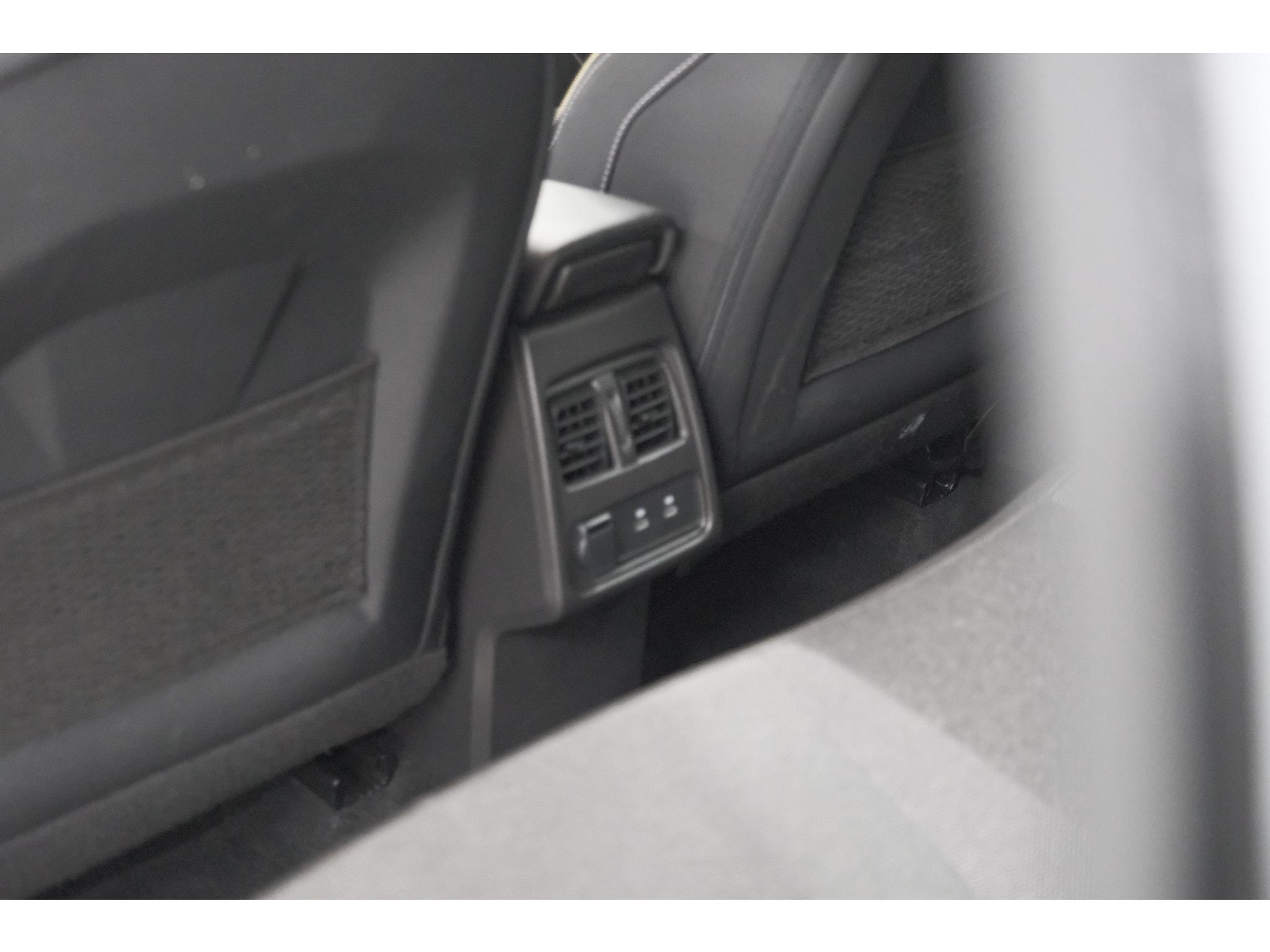 Renault Captur TCe 90 Techno | Nieuw Model | Camera | Navigatie | Apple Carplay | Pack Full Screen | 18 Inch Lichtmetalen Velgen