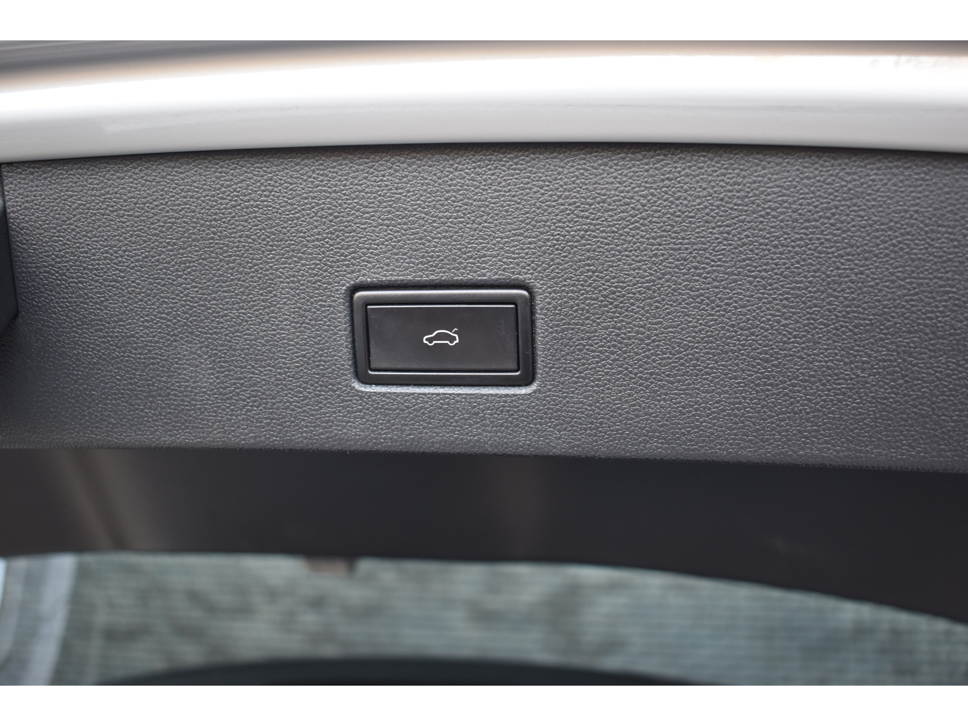 Volkswagen T-Roc 1.5 TSI Sport Business R Carplay Automaat R-line Zwart dak