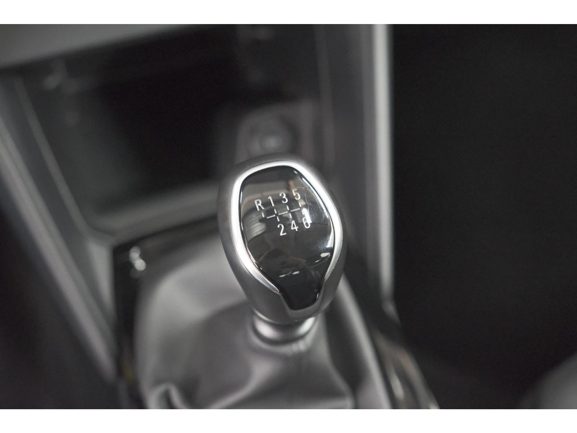 Citroen C4 Puretech 130 Feel | Trekhaak | Camera | Allseason Banden | Climate Control | Parkeersensoren