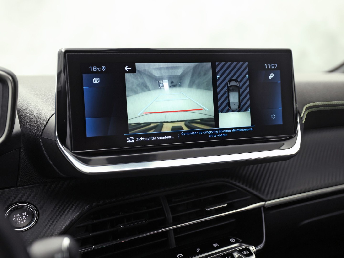 Peugeot 208 1.2 PureTech GT-Line Automaat (VIRTUAL COCKPIT, APPLE CARPLAY, GROOT NAVI, LEDER, 360 CAMERA, SPORTSTOELEN, GETINT GLAS, LM VELGEN, LANE ASSIST, NIEUWSTAAT)