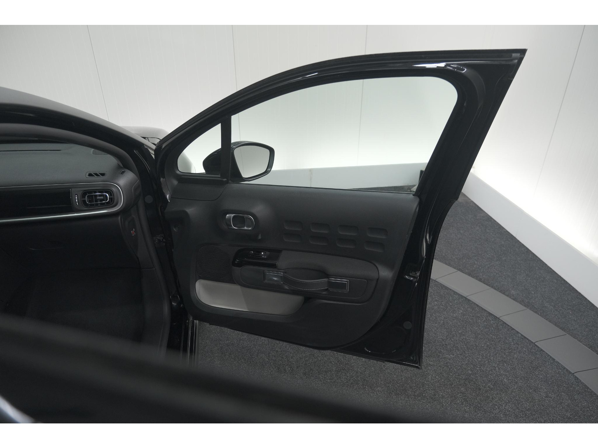 Citroen C3 PureTech 110 EAT6 Max | Apple Carplay | Parkeersensoren | Climate Control | 16 Inch Lichtmetalen Velgen
