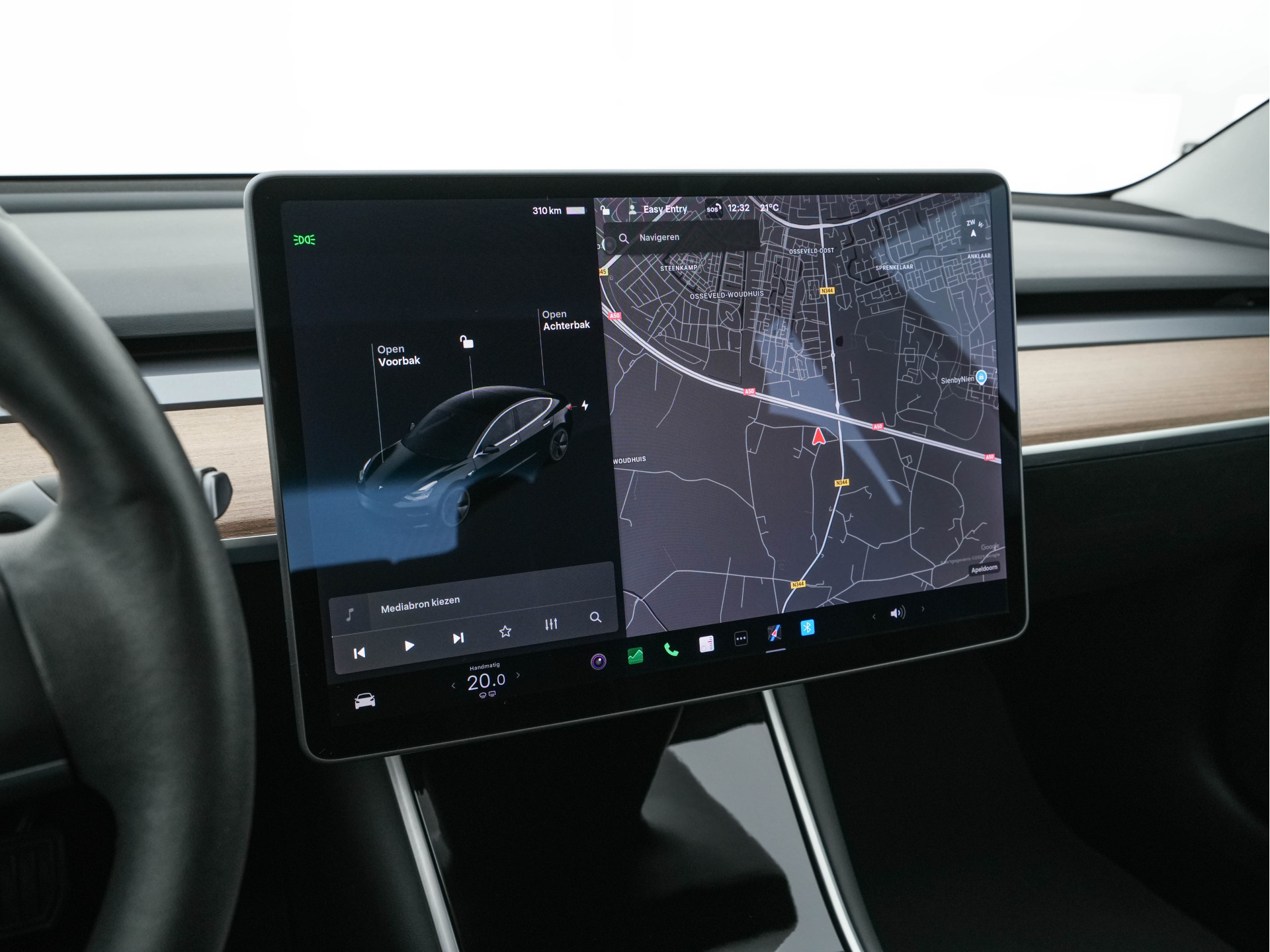 Tesla Model 3 Standard RWD Plus 60 kWh [ 3-Fase ] {SOH-84%} (INCL-BTW) Aut. *PANO | AUTO-PILOT | LEATHER | KEYLESS | FULL-LED | MEMORY-PACK | SURROUND-VIEW | DAB | CARPLAY | DIGI-COCKPIT | LANE-ASSIST | COMFORT-SEATS | 18"ALU*