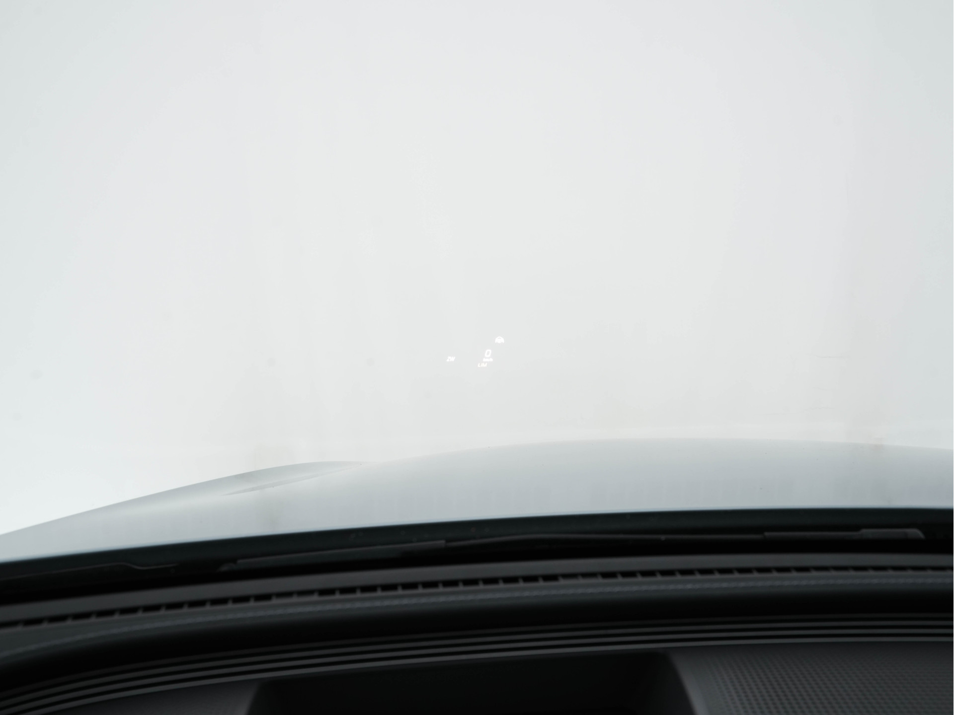 Mercedes-Benz EQC 400 4MATIC AMG-Pack Premium Plus 80 kWh (3-Fase) {SOH-94%} (INCL-BTW) *PANO | WIDESCREEN | HEAD-UP | DISTRONIC | MULTI-BEAM | BURMESTER-AUDIO | MEMORY-PACK | TOP-VIEW | KEYLESS | LEATHER | SPORT-SEATS | DAB+ | AMBIENT-LIGHT | 20''