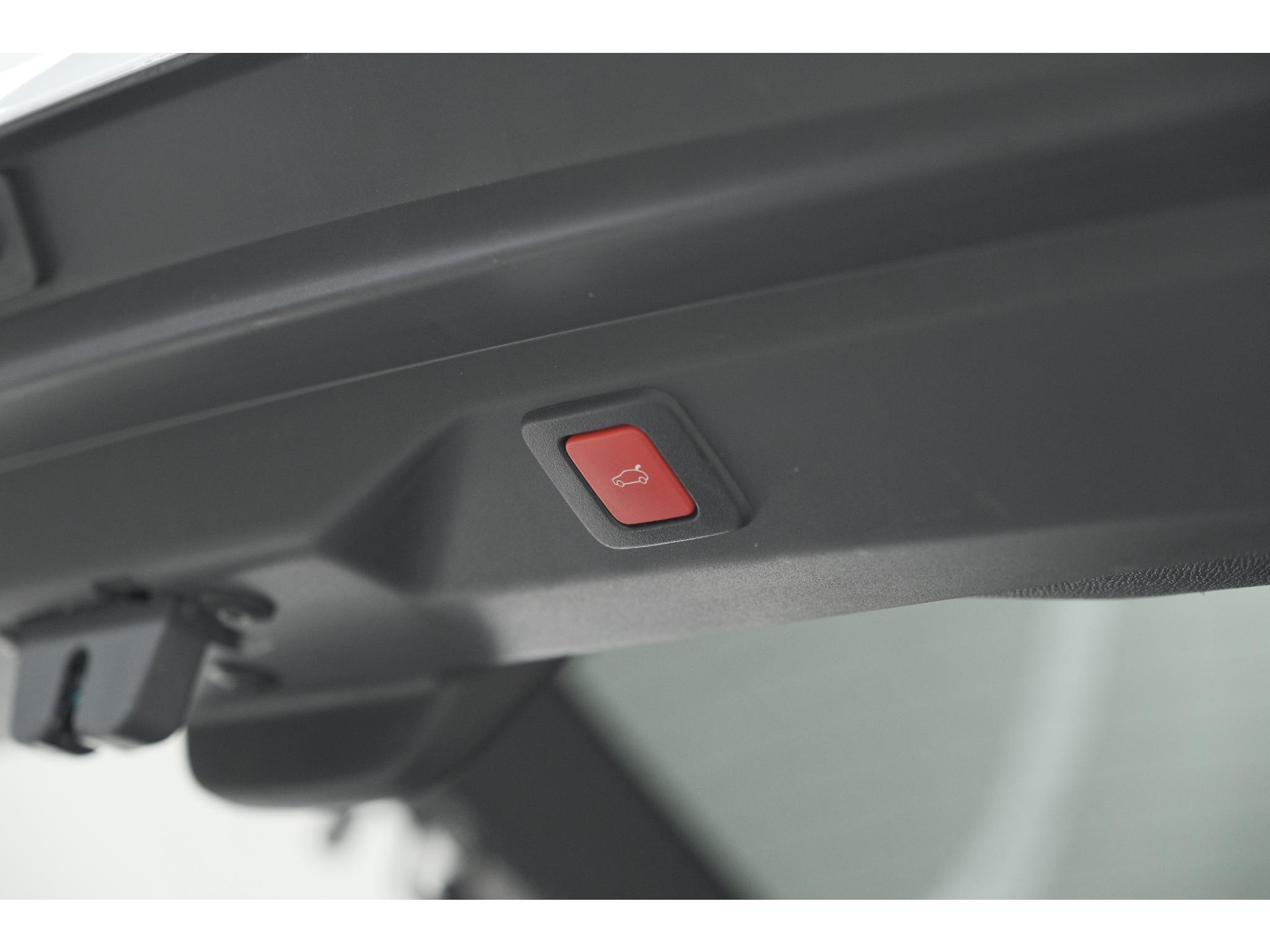 Peugeot 3008 1.2 Hybrid 136 GT | Panoramadak | FOCAL Audio | Alcantara Executive Pakket | 360 Camera | Adaptieve Cruise Control