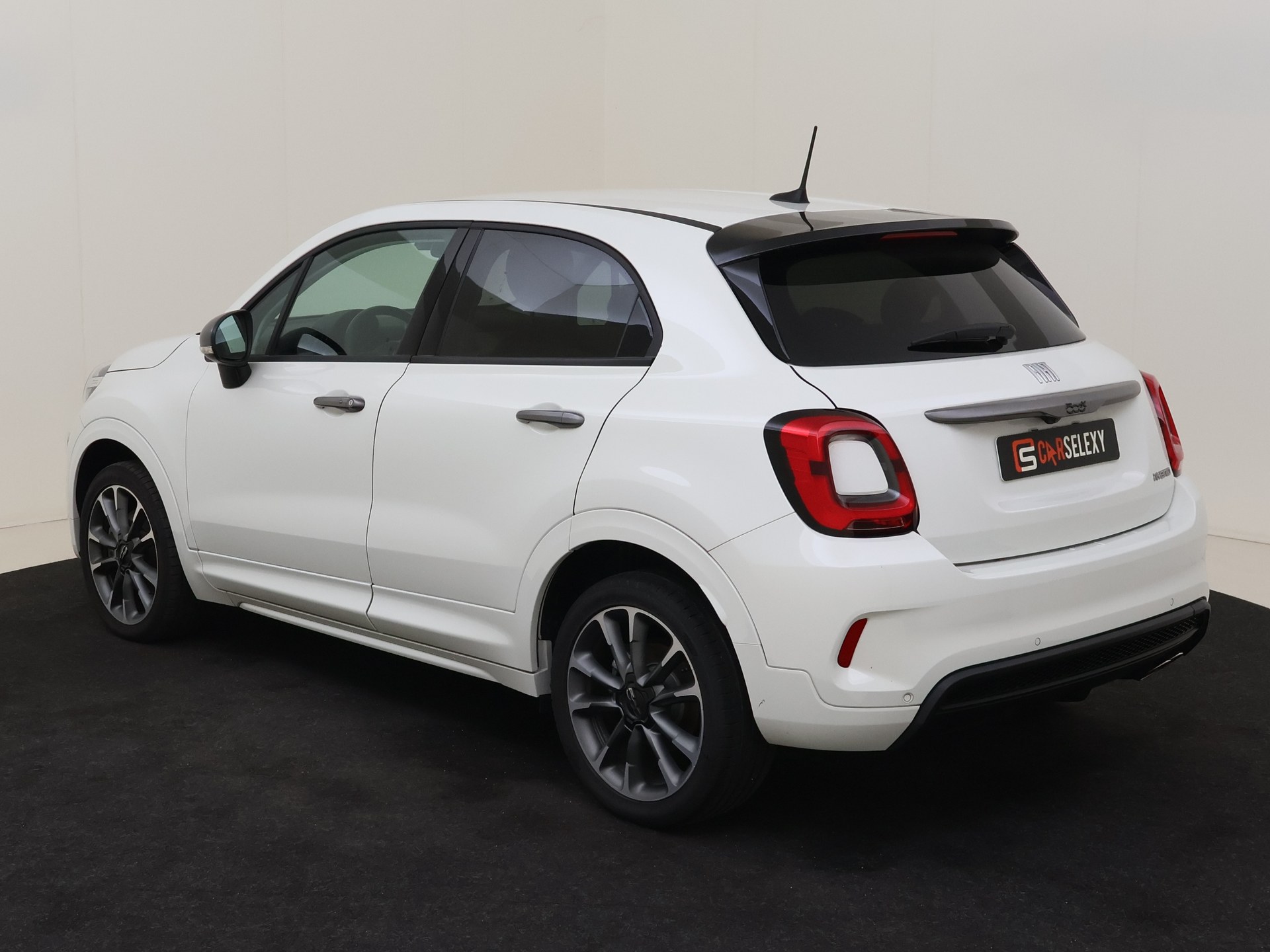 Fiat 500 X 1.5 Hybrid Sport | CAMERA | NAVI | CARPLAY | CLIMAT CONTROL | PARK. SENSOREN V+A | Carselexy