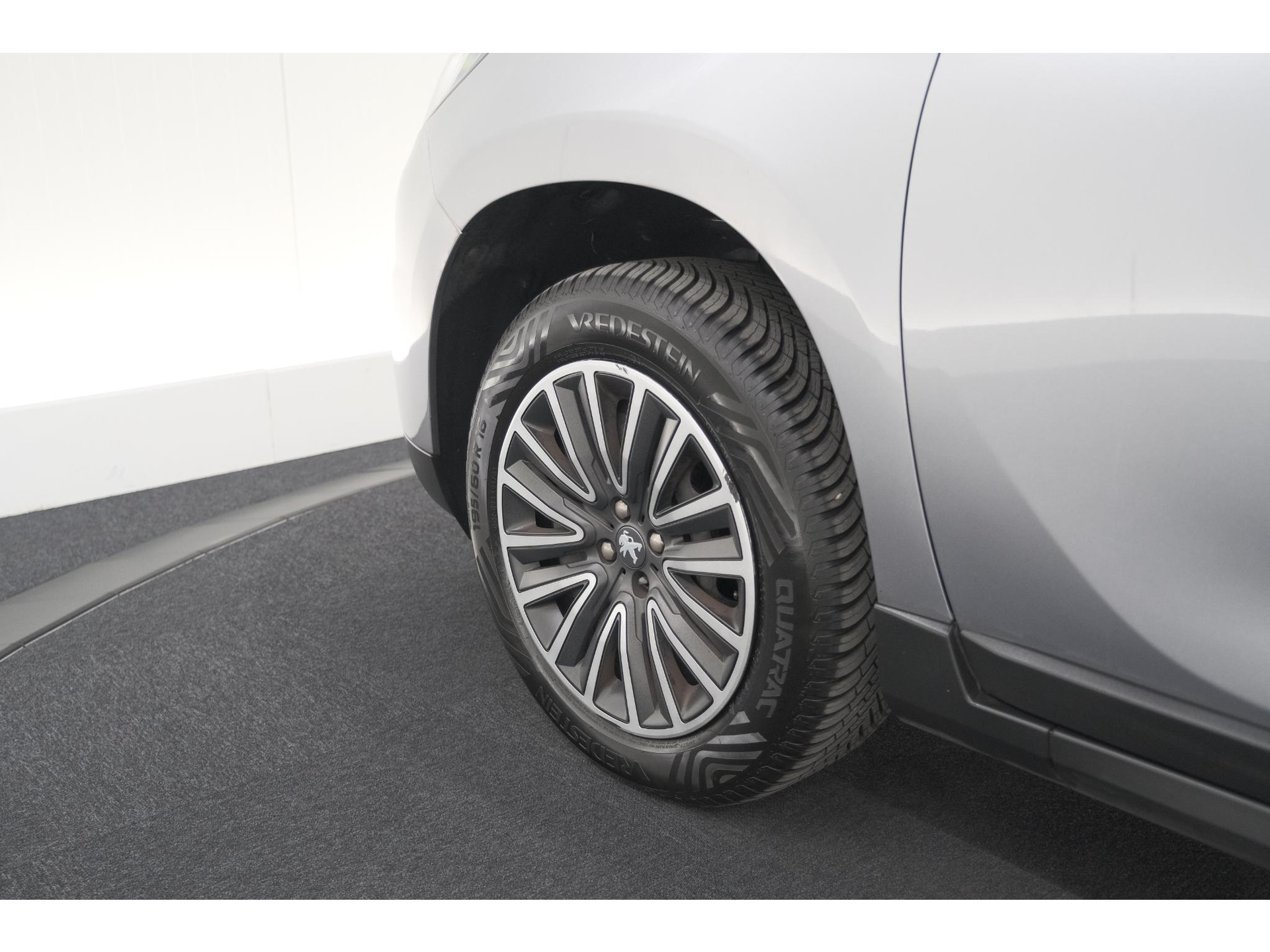 Peugeot 2008 PureTech 110 Blue Lion | Trekhaak | Apple Carplay | Parkeersensoren