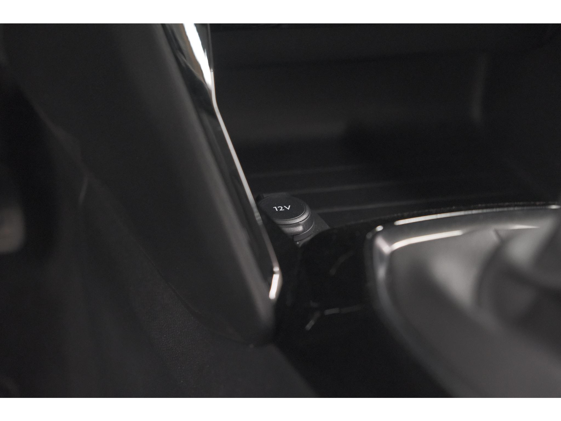 Peugeot 208 PureTech 100 Allure | Stoelverwarming | Adaptieve Cruise Control | Camera | Apple Carplay