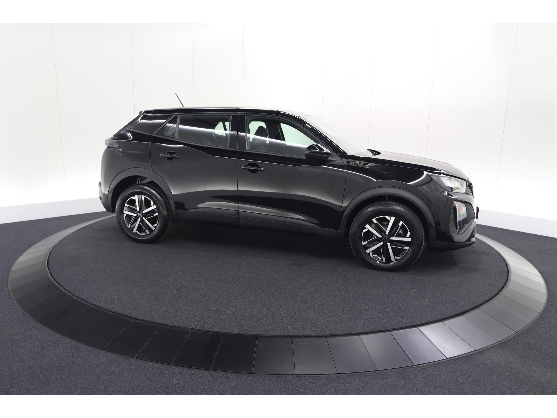 Peugeot 2008 1.2 Hybrid 136 Style | Apple Carplay | Parkeersensoren | Climate Control