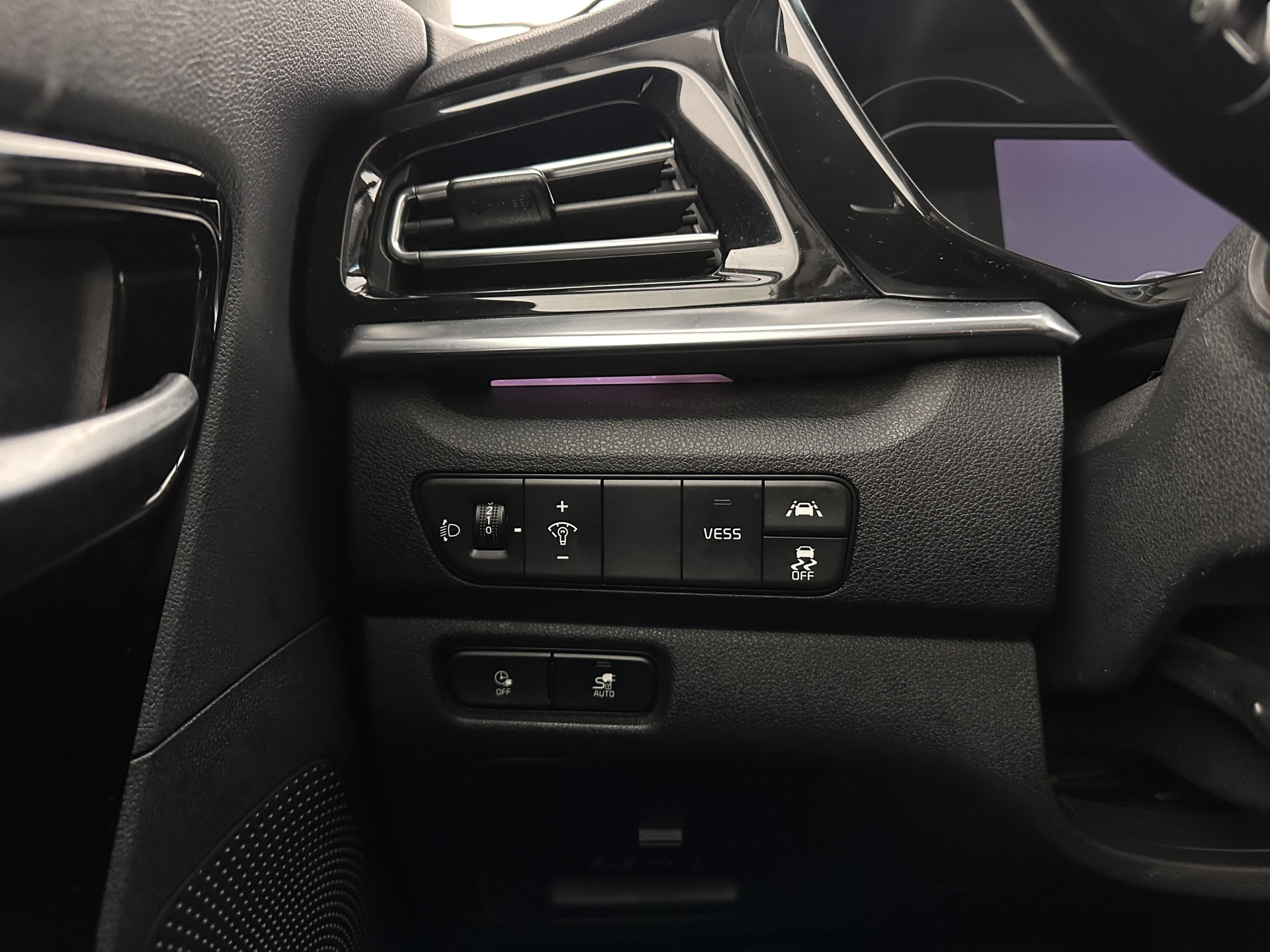 Kia e-Niro DynamicLine 64 kWh [ 3-Fase ] {SOH-100%} (INCL-BTW) Aut.*HEATPUMP | LEATHER-FABRIC | NAVI-FULLMAP | DAB+ | ADAPTIVE-CRUISE | CAMERA | HEATED-COMFORTSEATS | KEYLESS | DIGI-COCKPIT | SHIFTPADDLES | CARPLAY | LANE-ASSIST | 17"ALU*